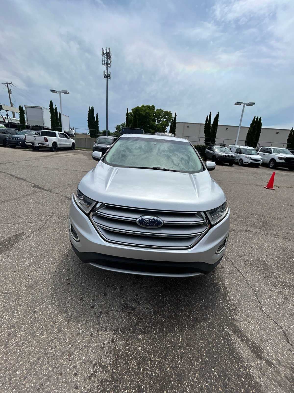 Thumbnail: 2017 Ford Edge - 4