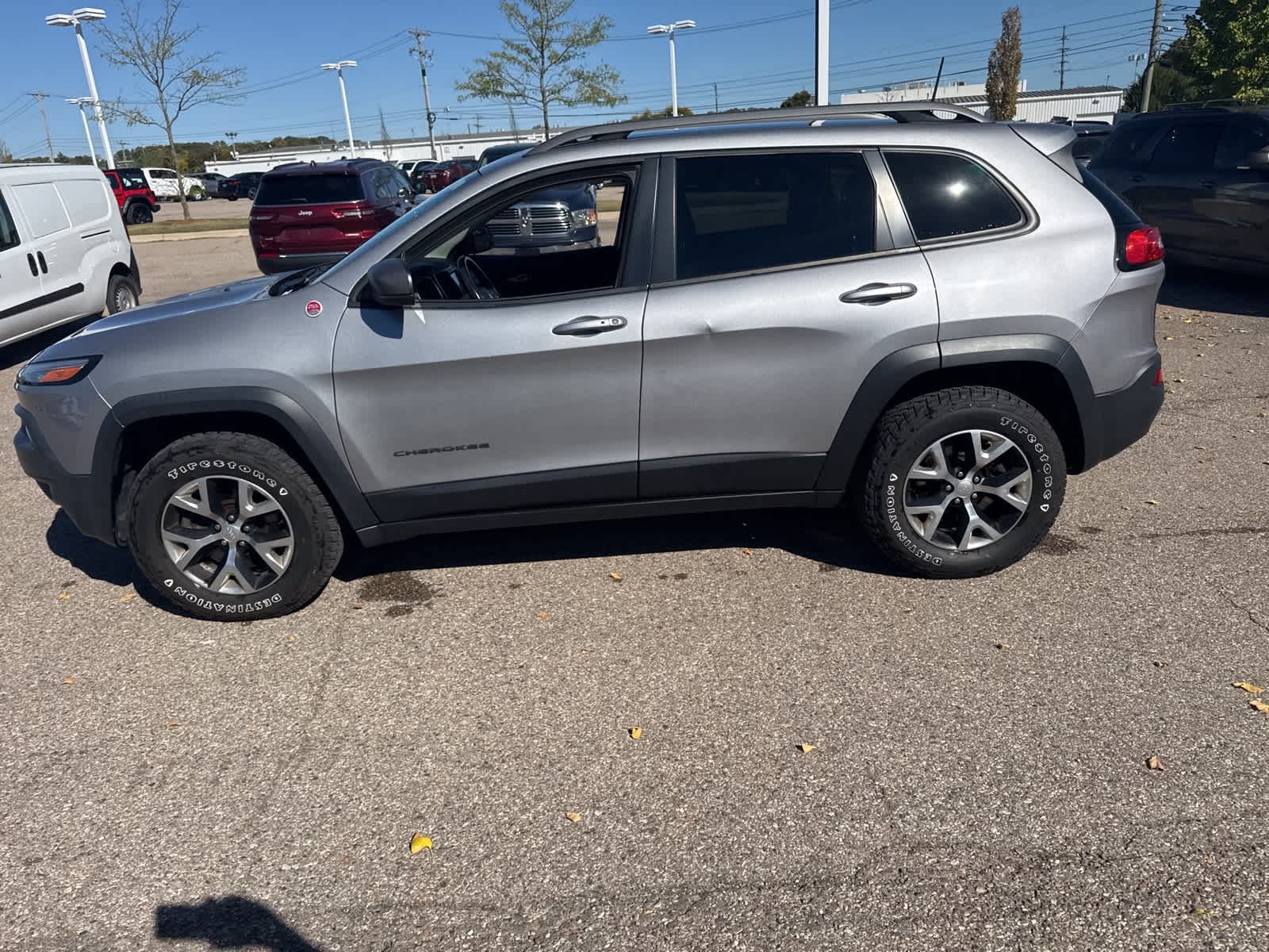 Thumbnail: 2018 Jeep Cherokee - 29