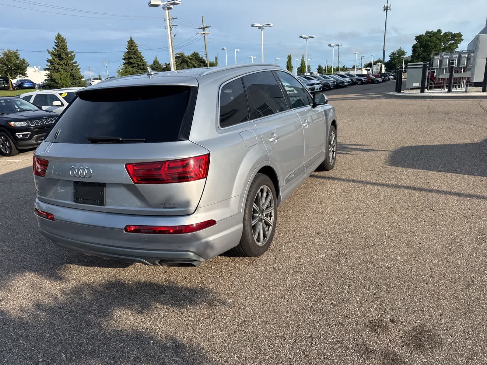 Thumbnail: 2017 Audi Q7 - 16