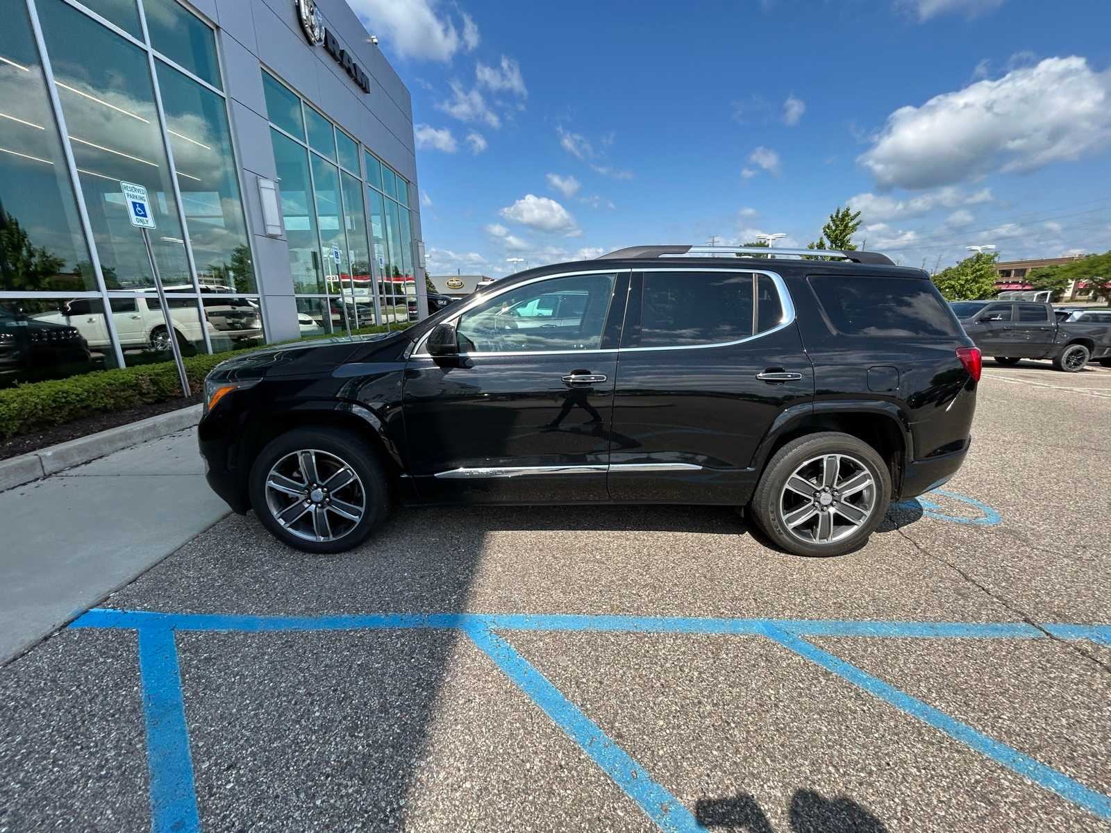 Thumbnail: 2019 GMC Acadia - 26