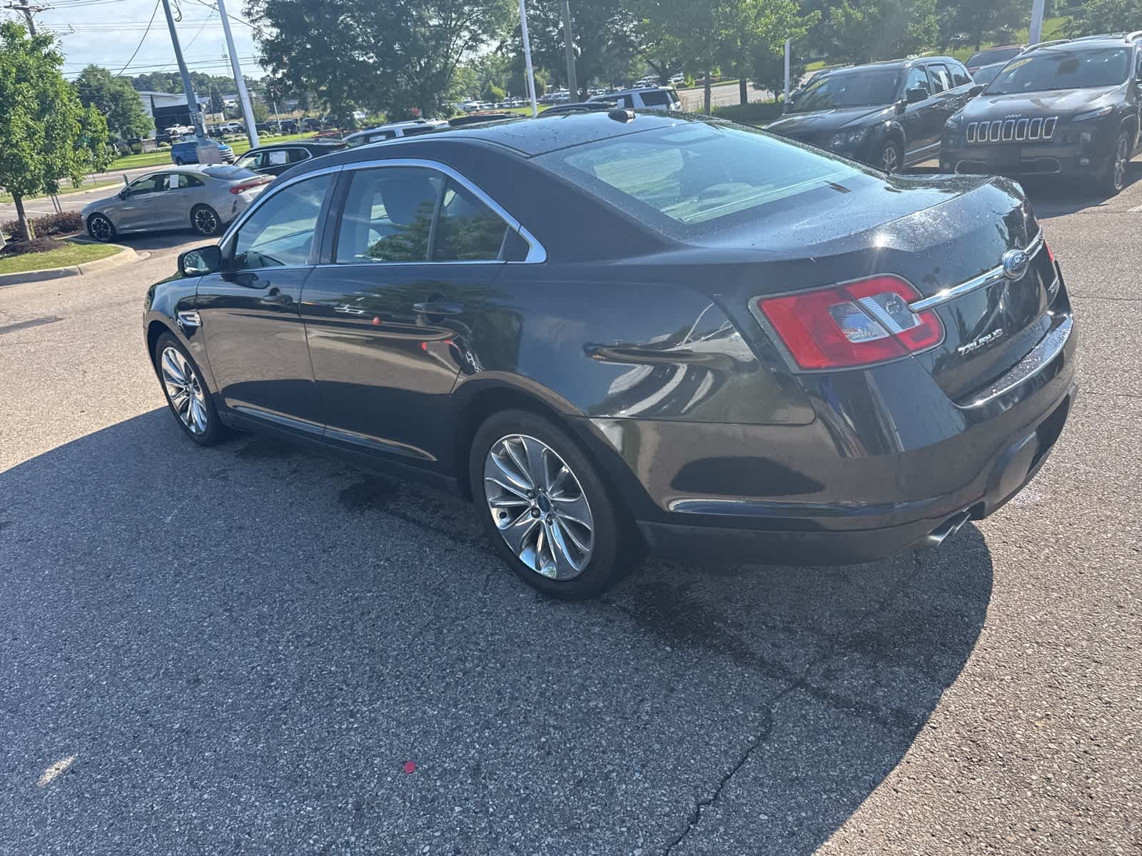 Thumbnail: 2010 Ford Taurus - 26