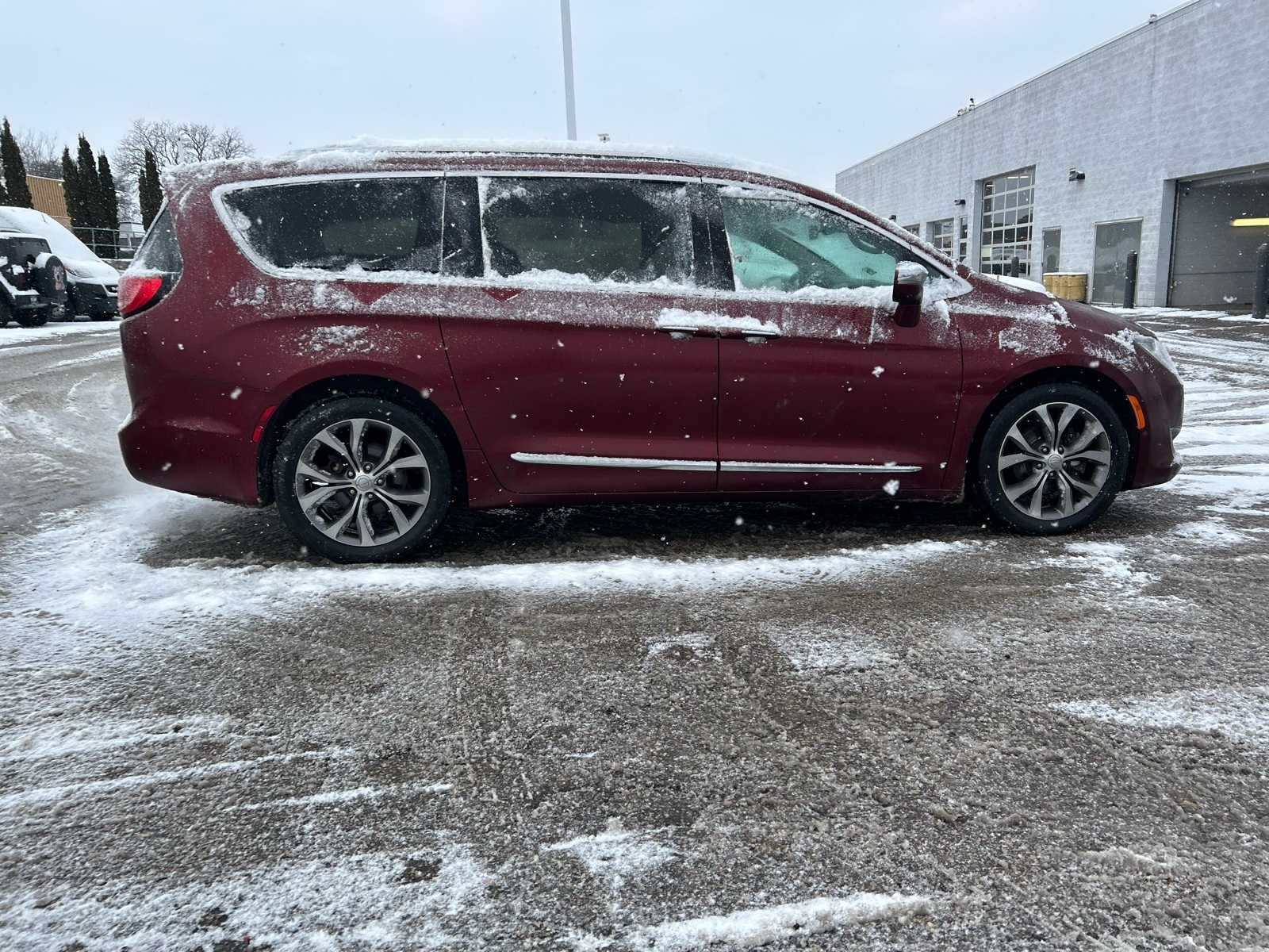 Thumbnail: 2019 Chrysler Pacifica - 15