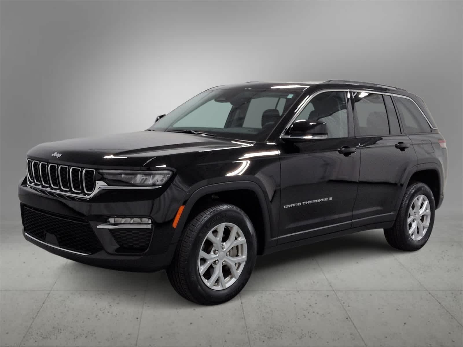 Thumbnail: 2023 Jeep Grand Cherokee - 4