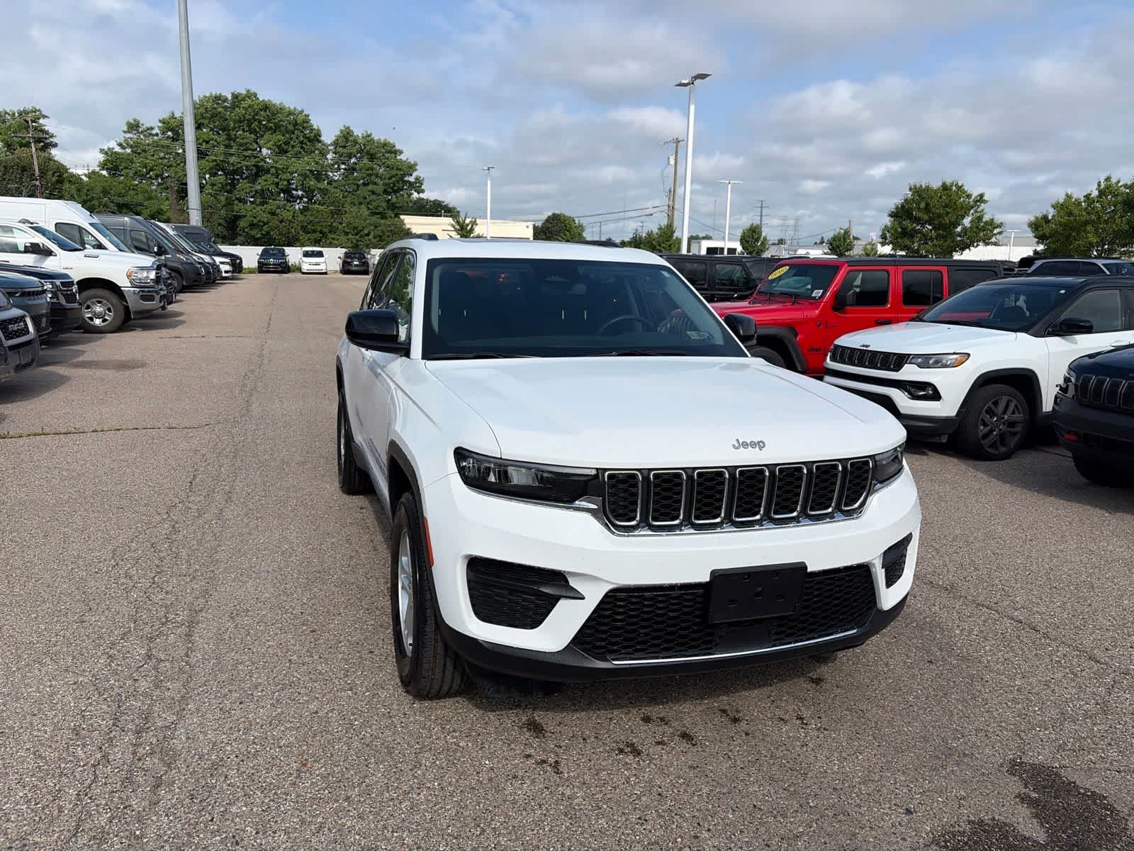 Thumbnail: 2023 Jeep Grand Cherokee - 6