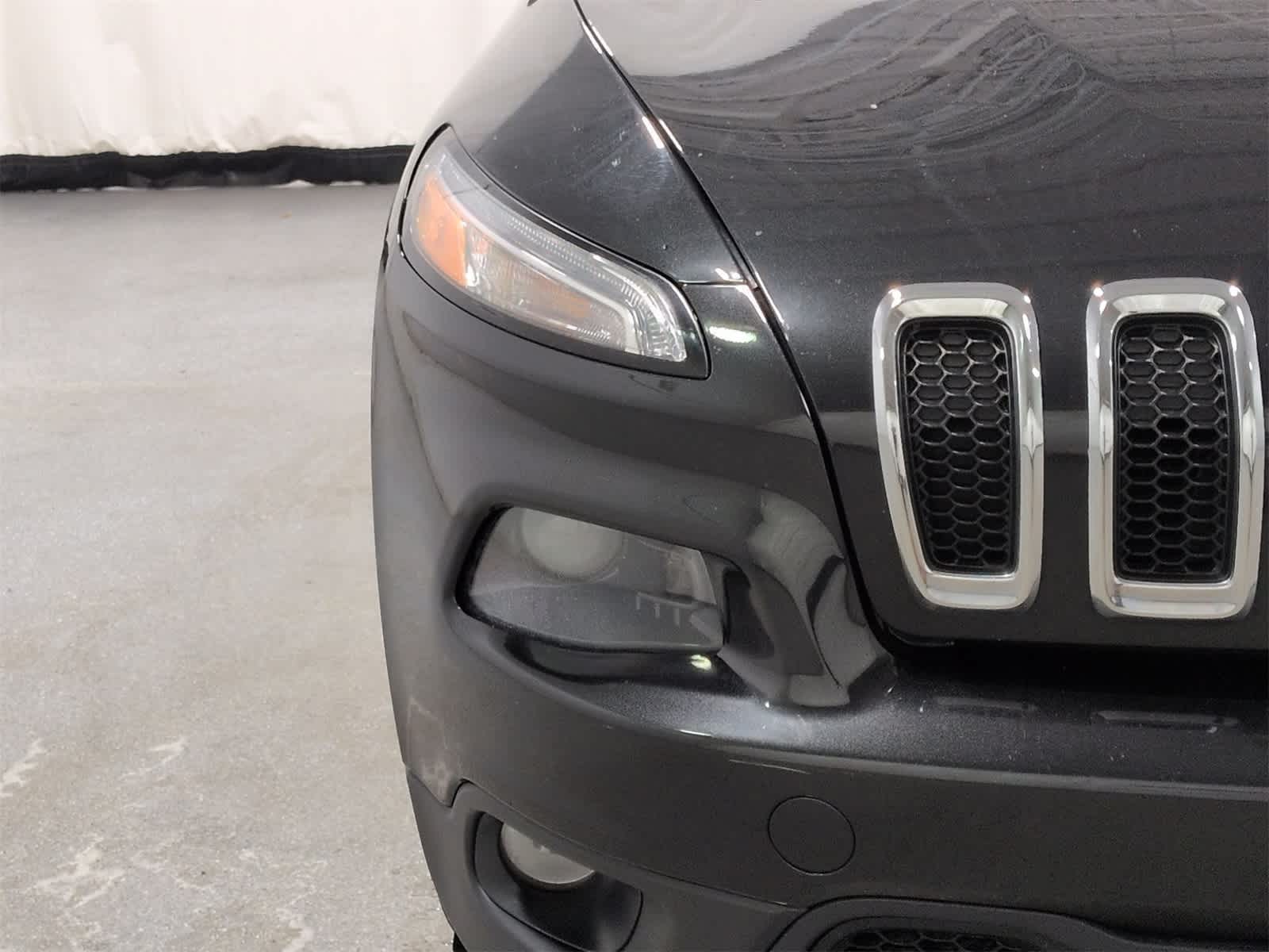 Thumbnail: 2014 Jeep Cherokee - 11