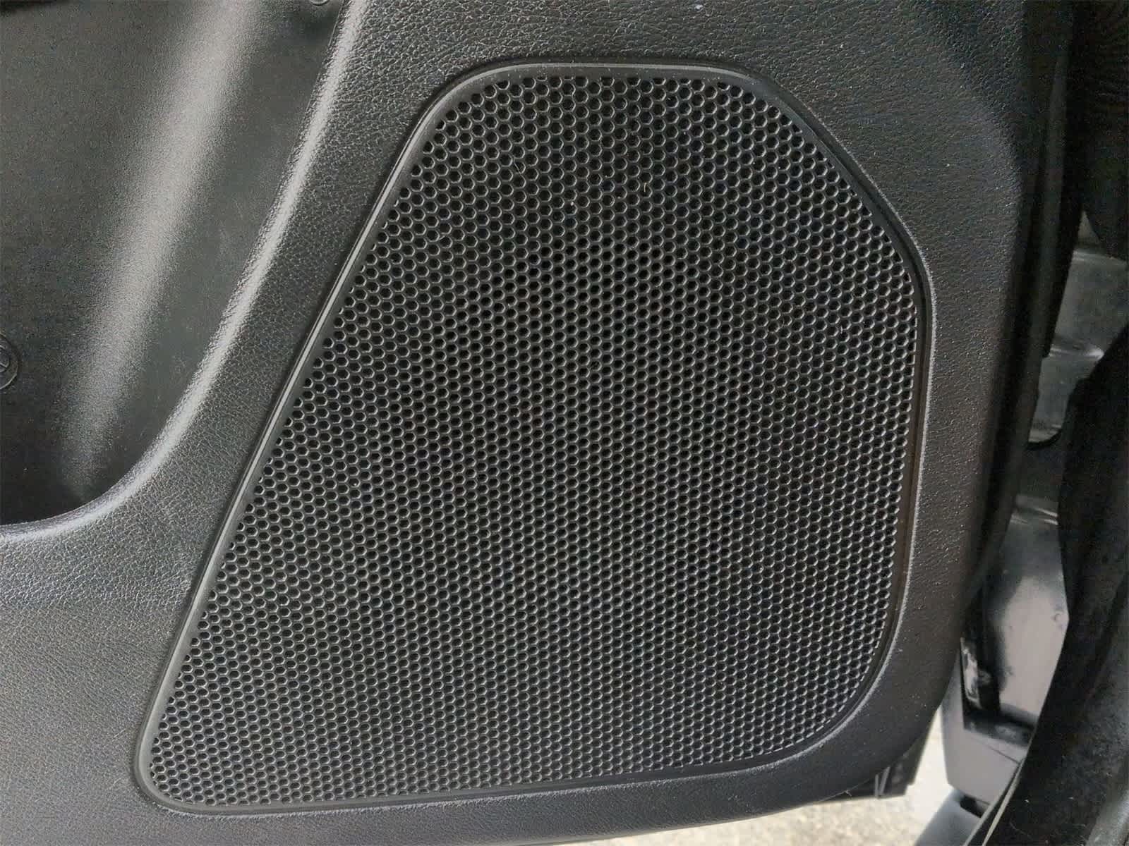 Thumbnail: 2014 Jeep Cherokee - 29