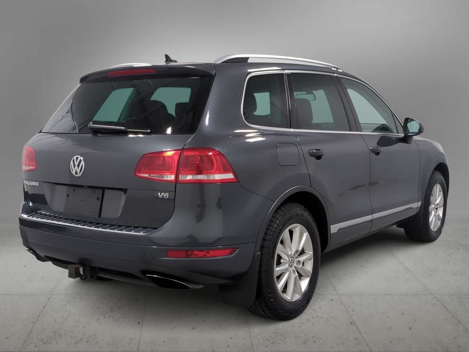 Thumbnail: 2014 Volkswagen Touareg - 8