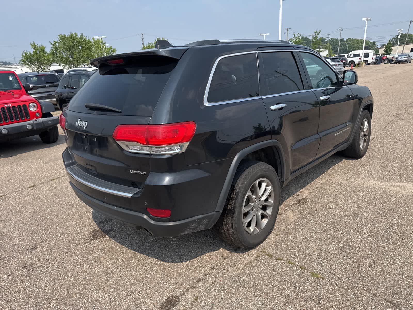 Thumbnail: 2015 Jeep Grand Cherokee - 16