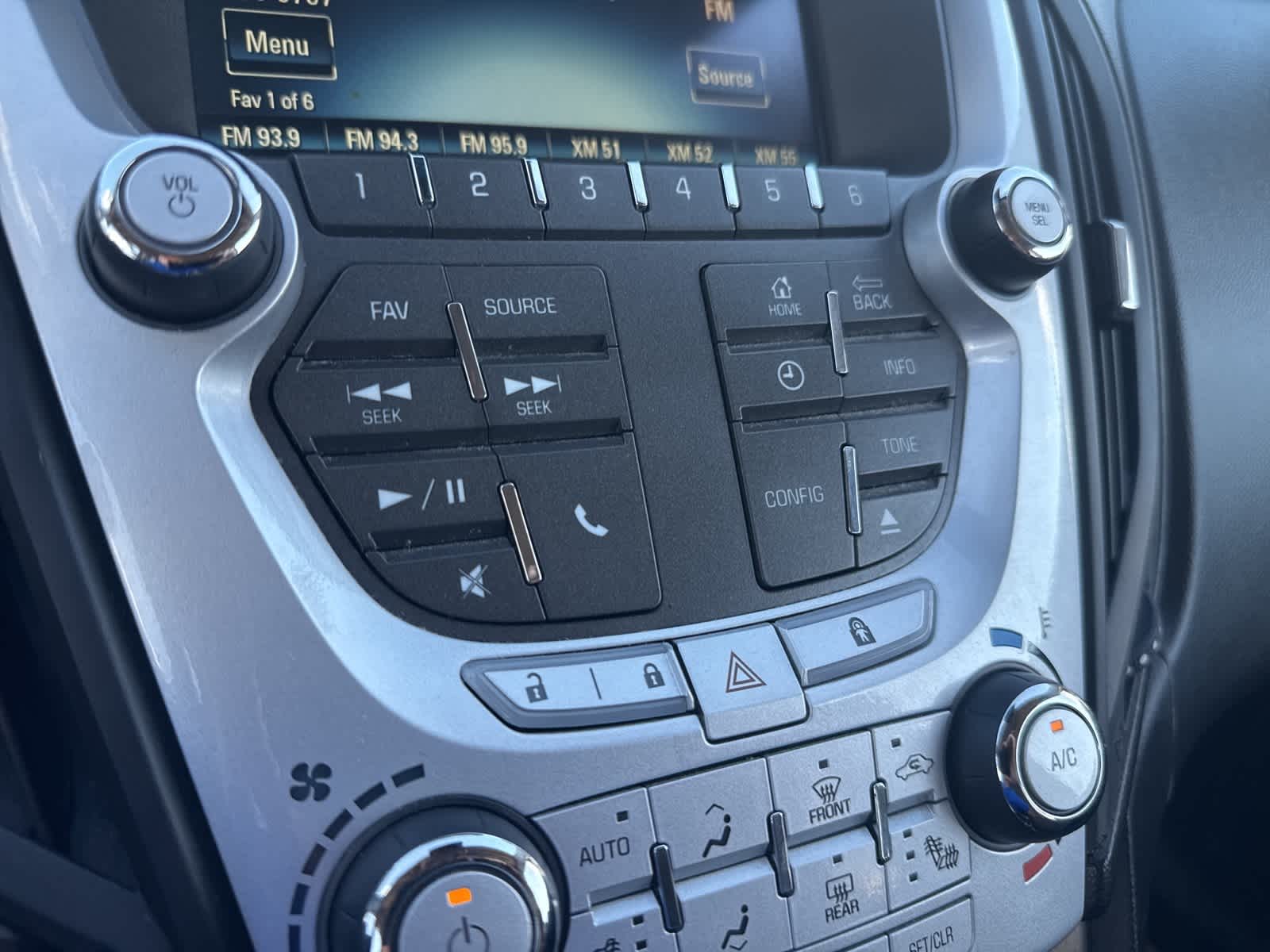 Thumbnail: 2015 Chevrolet Equinox - 33