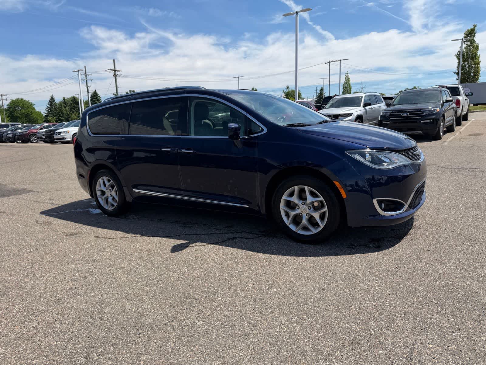 Thumbnail: 2019 Chrysler Pacifica - 13