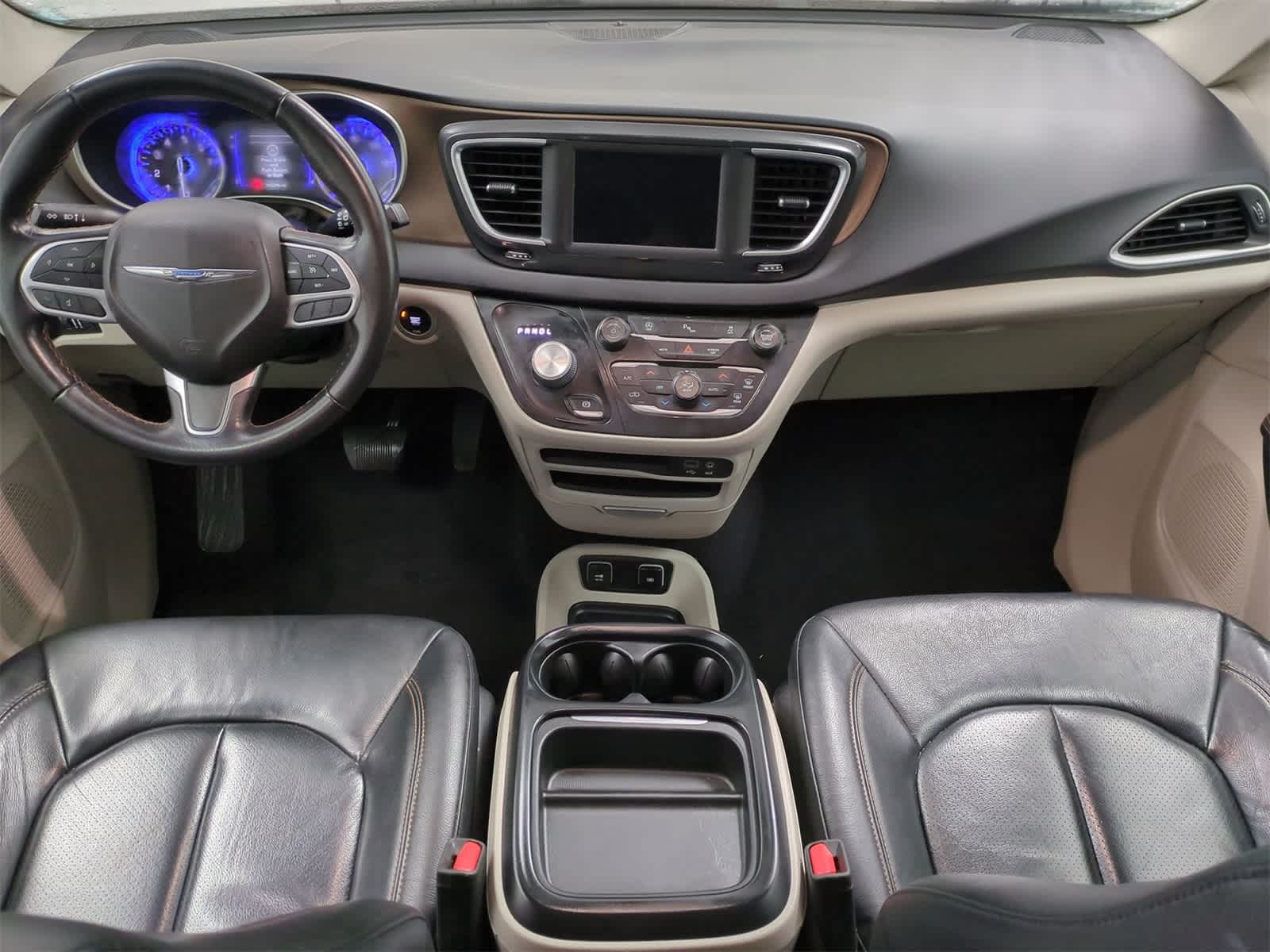 Thumbnail: 2018 Chrysler Pacifica - 16