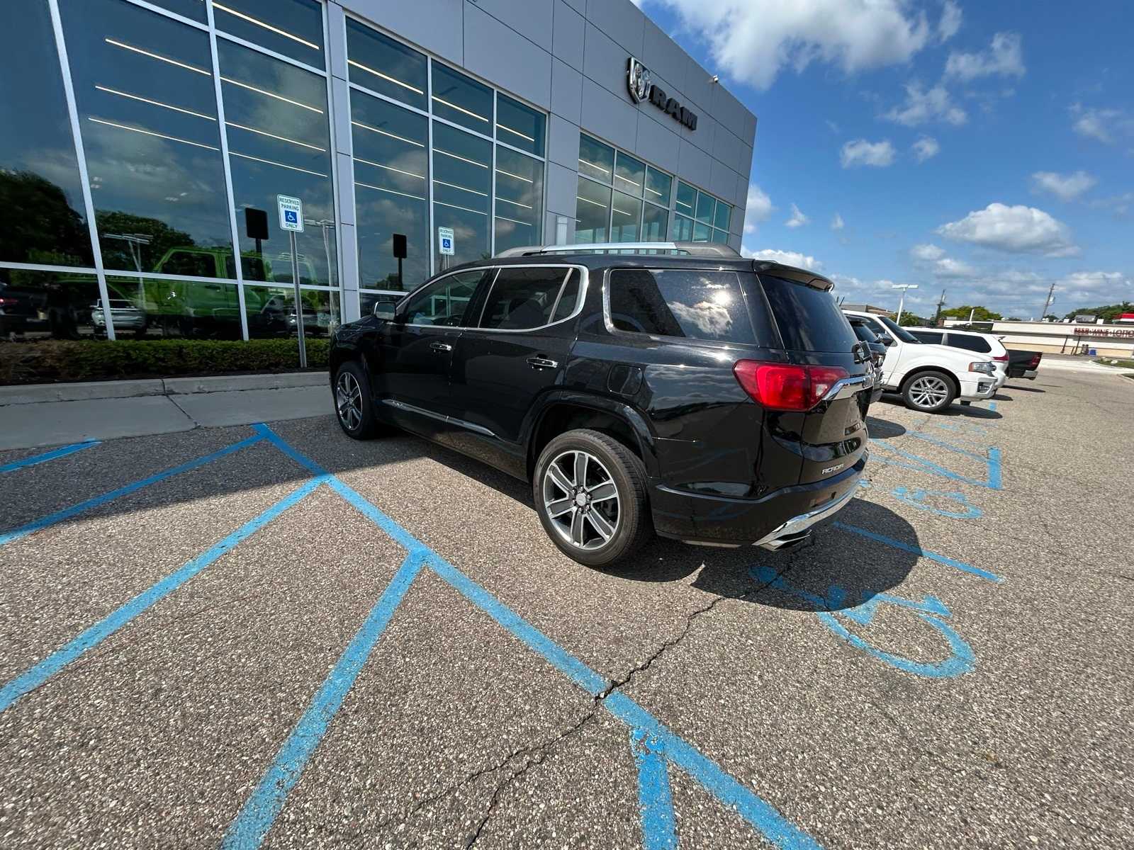 Thumbnail: 2019 GMC Acadia - 25