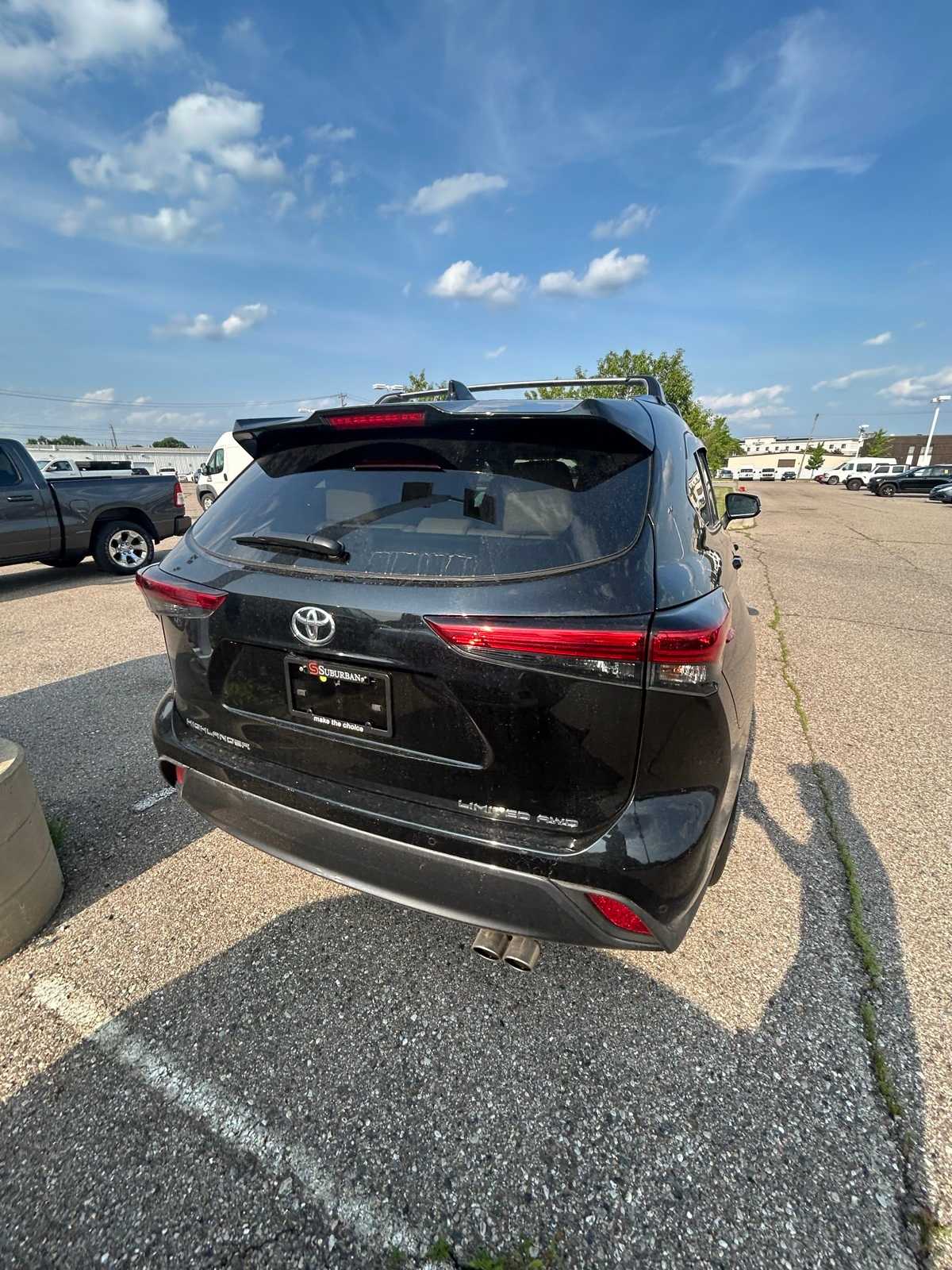 Thumbnail: 2023 Toyota Highlander - 19