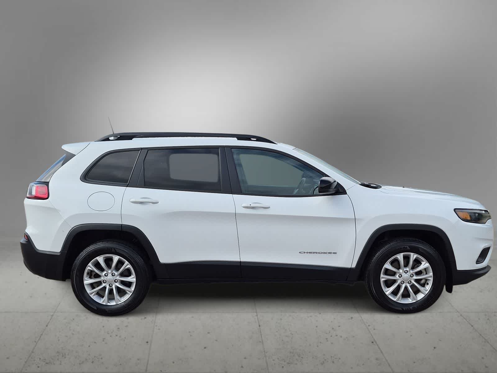Thumbnail: 2022 Jeep Cherokee - 9
