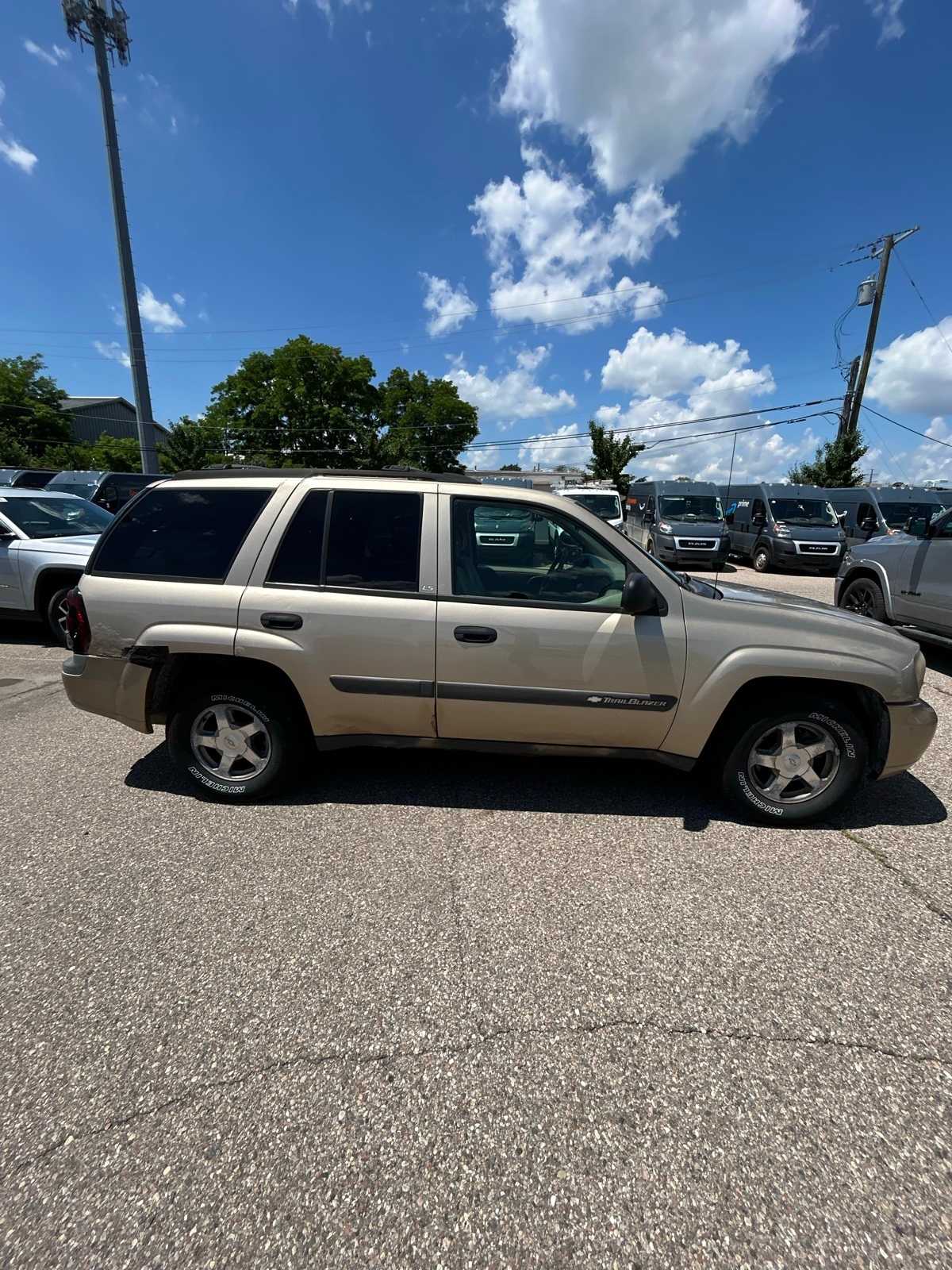 Thumbnail: 2004 Chevrolet TrailBlazer - 10