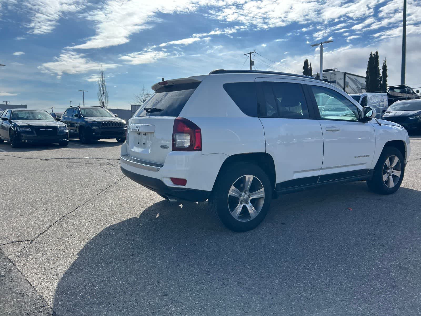 Thumbnail: 2017 Jeep Compass - 16