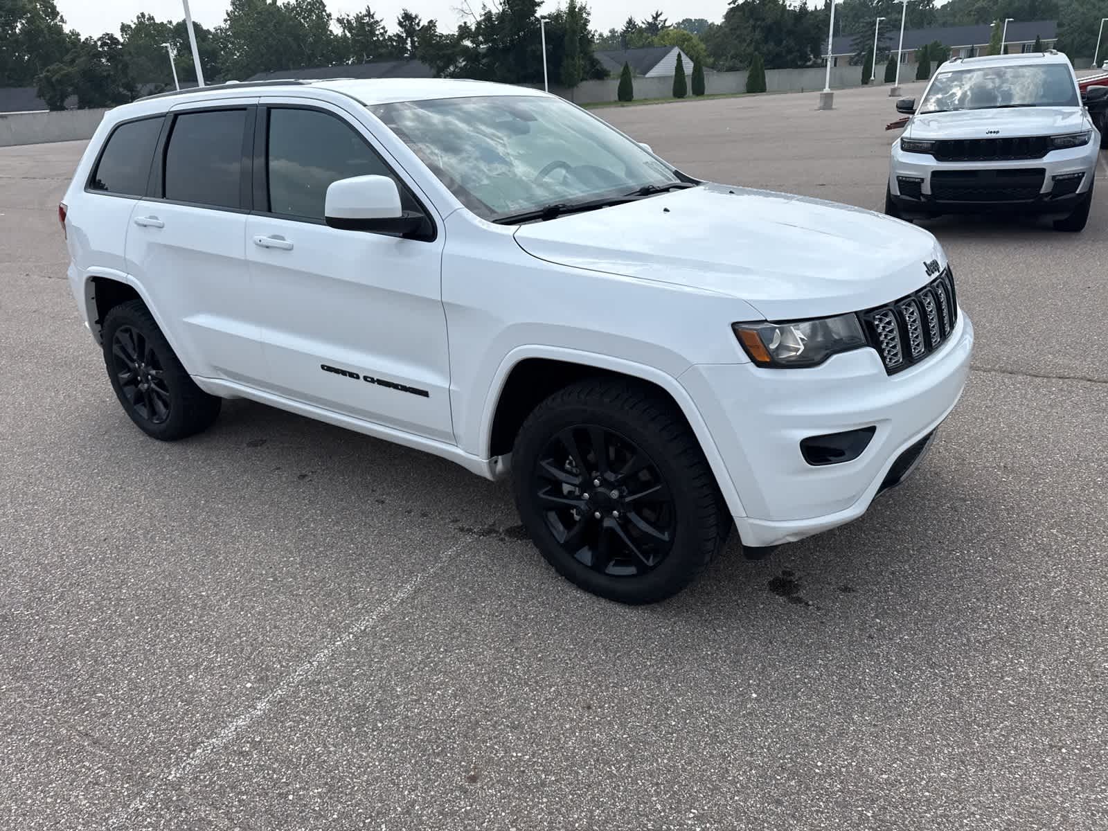 Thumbnail: 2021 Jeep Grand Cherokee - 9