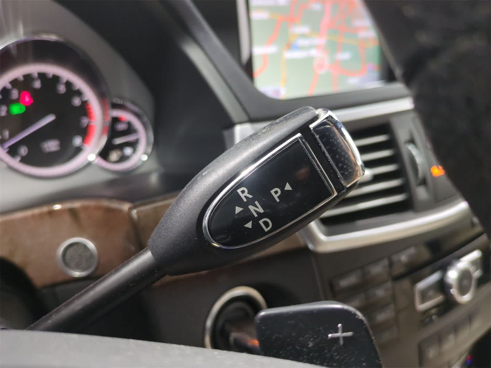 Thumbnail: 2013 Mercedes-Benz E-Class - 33