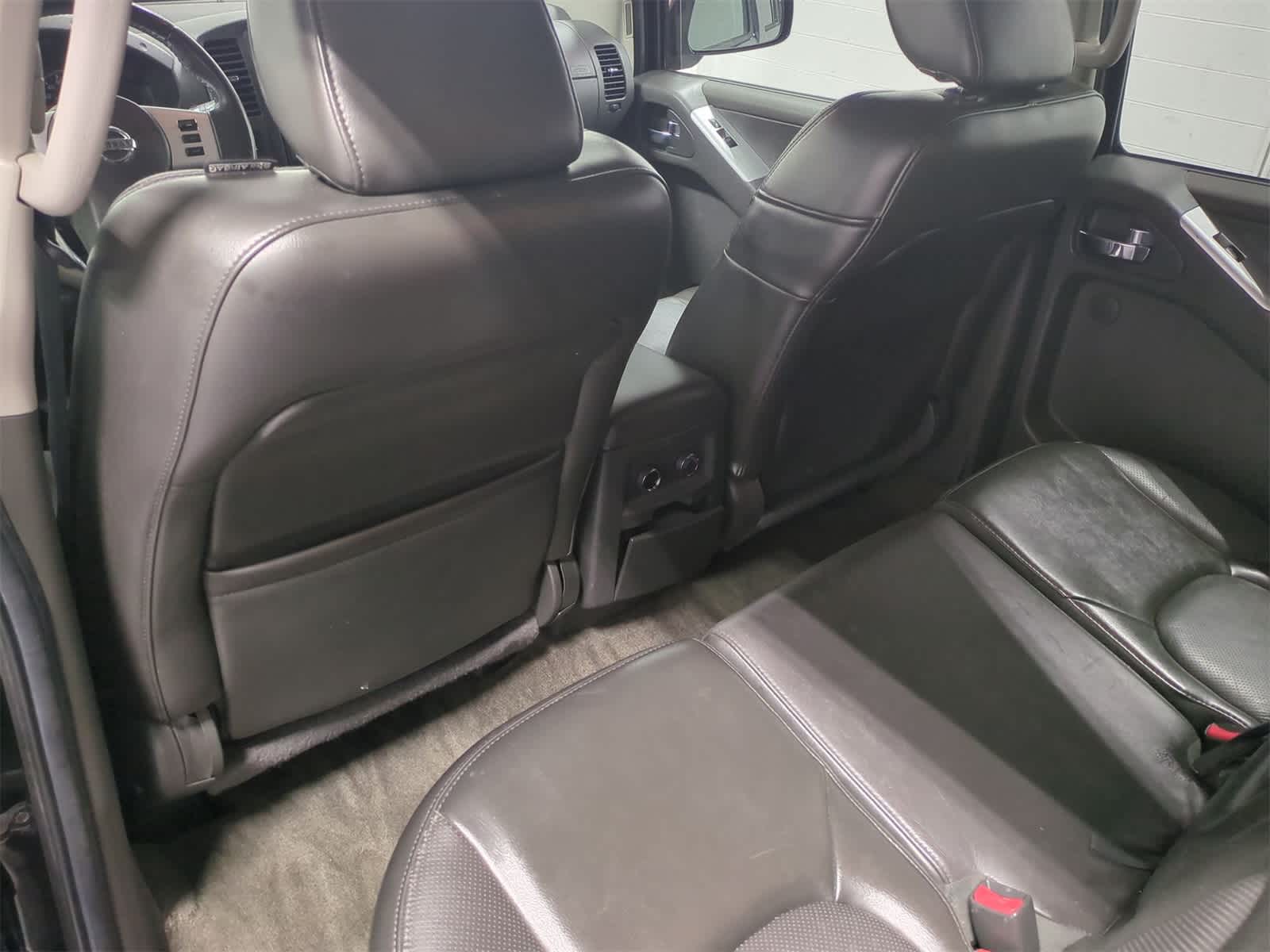 Thumbnail: 2012 Nissan Pathfinder - 19