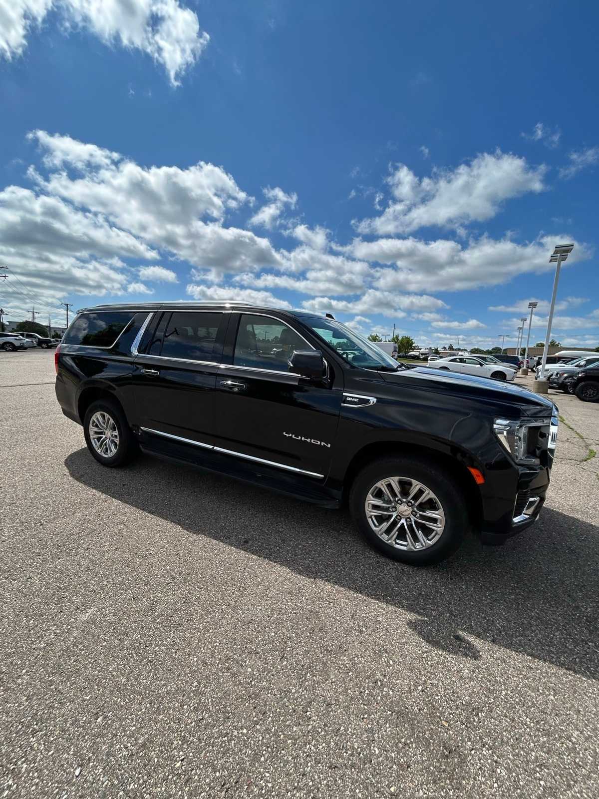 Thumbnail: 2021 GMC Yukon XL - 7