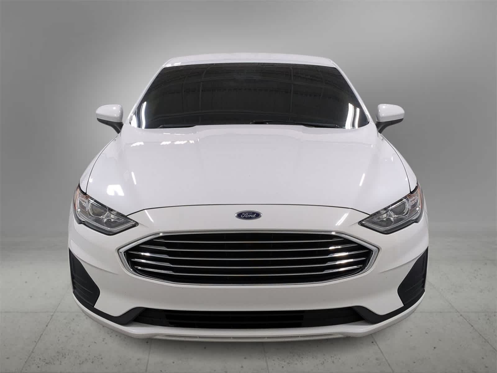 2020 Ford Fusion SE photo 3