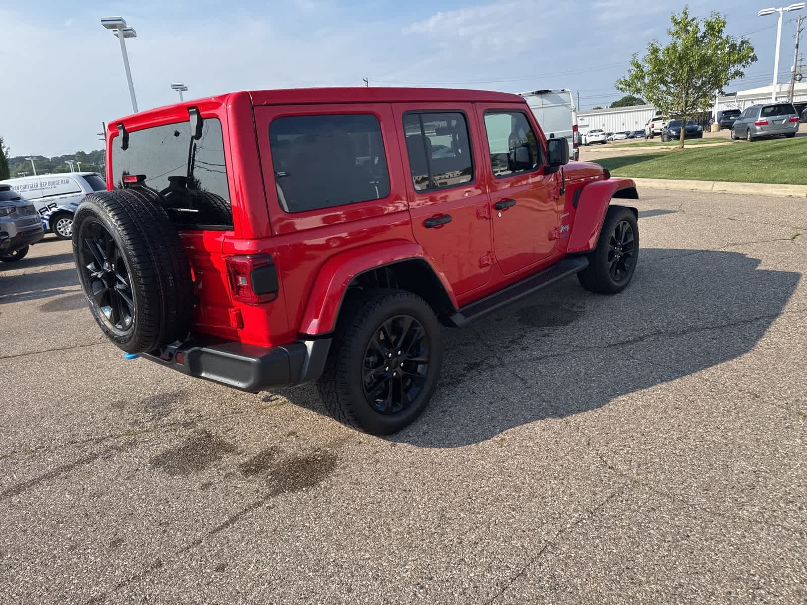 Thumbnail: 2022 Jeep Wrangler - 16