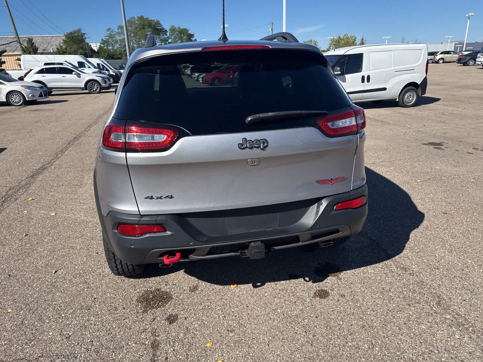 Thumbnail: 2018 Jeep Cherokee - 23