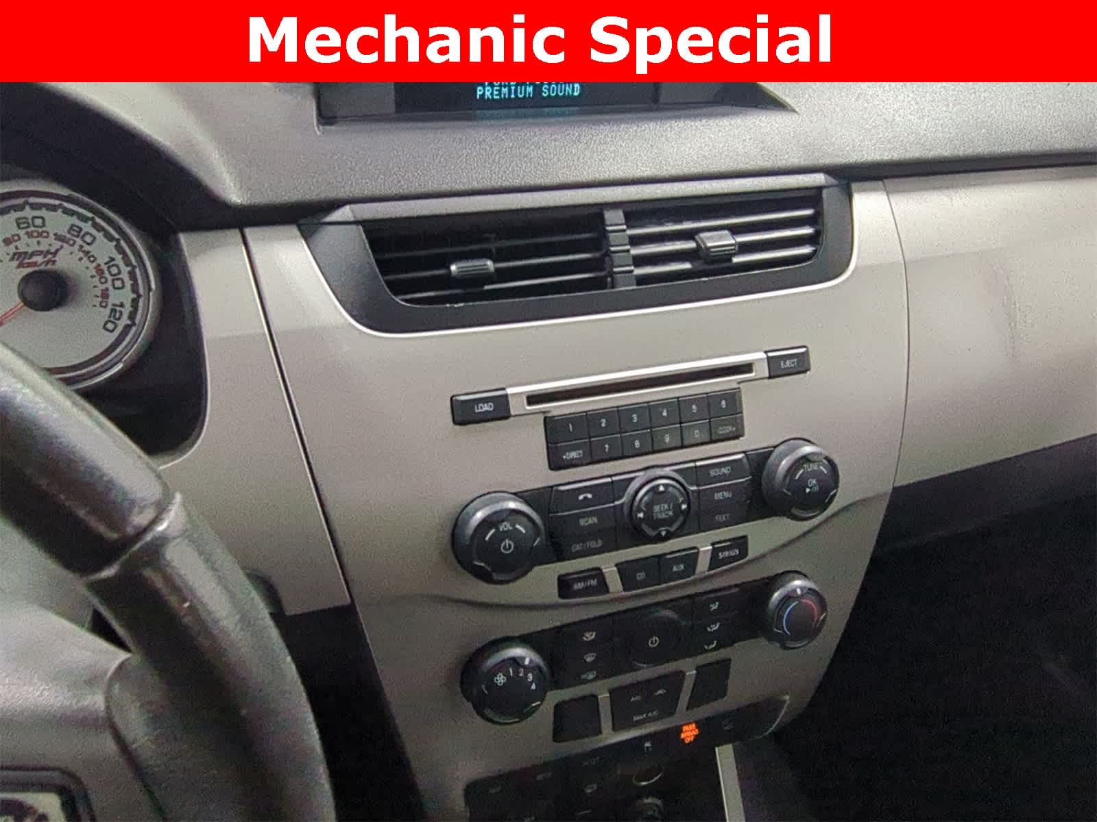 Thumbnail: 2010 Ford Focus - 27