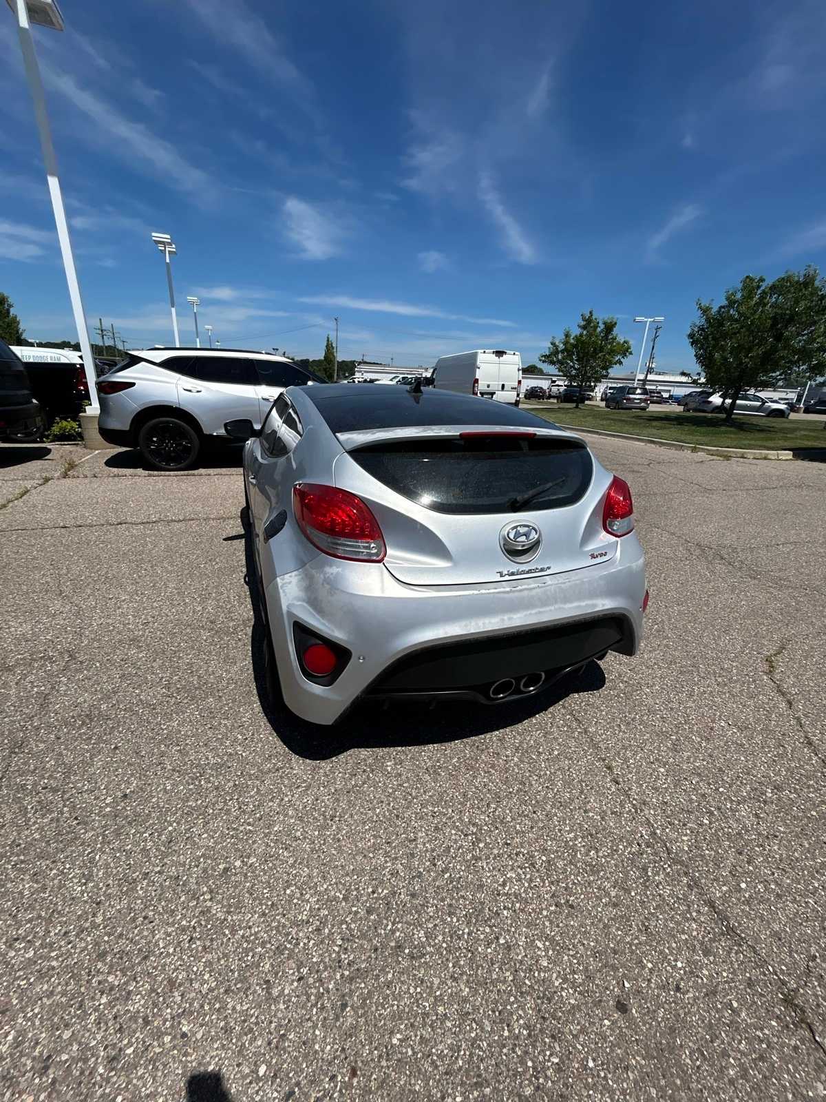 Thumbnail: 2015 Hyundai Veloster - 17