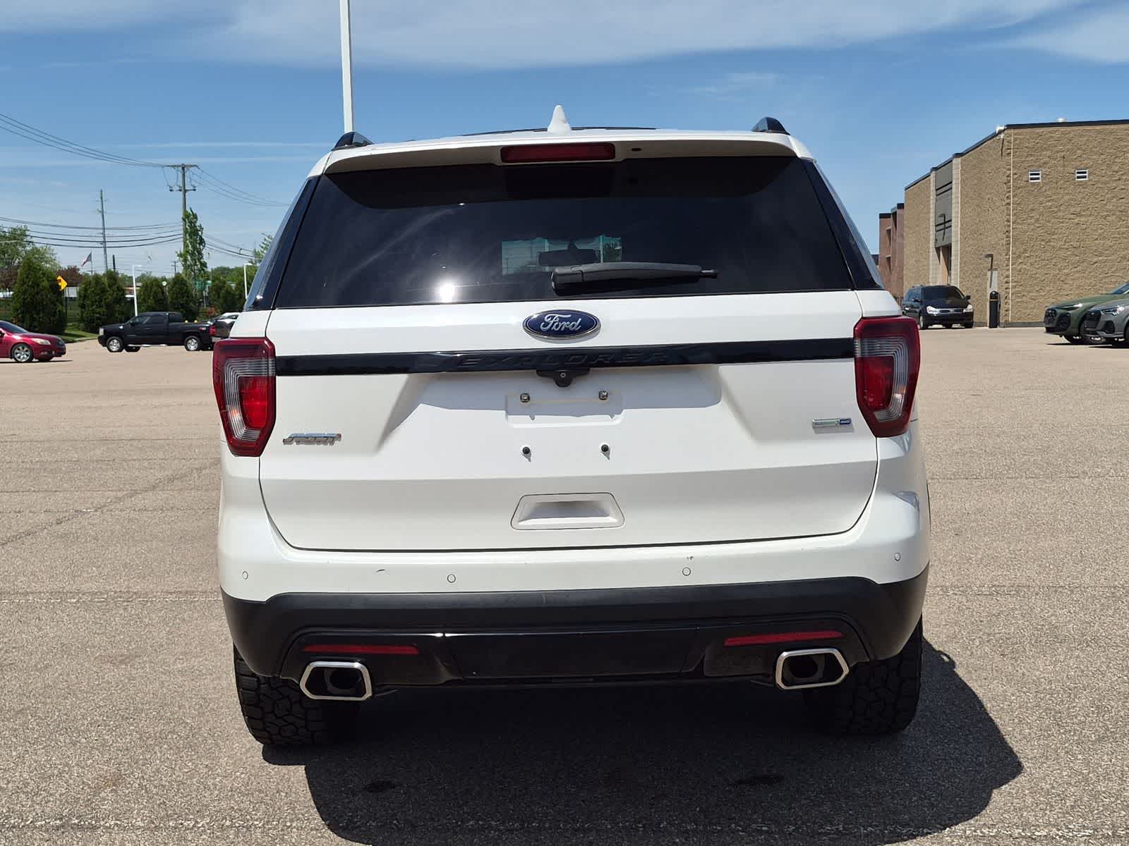 Thumbnail: 2016 Ford Explorer - 13