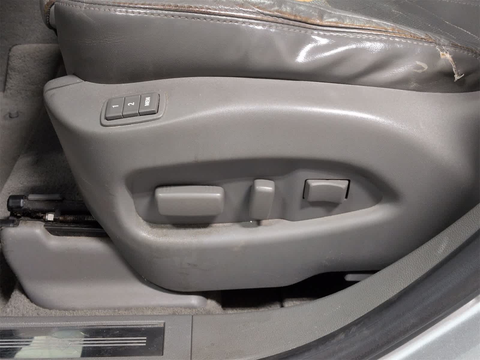 Thumbnail: 2010 Cadillac SRX - 18