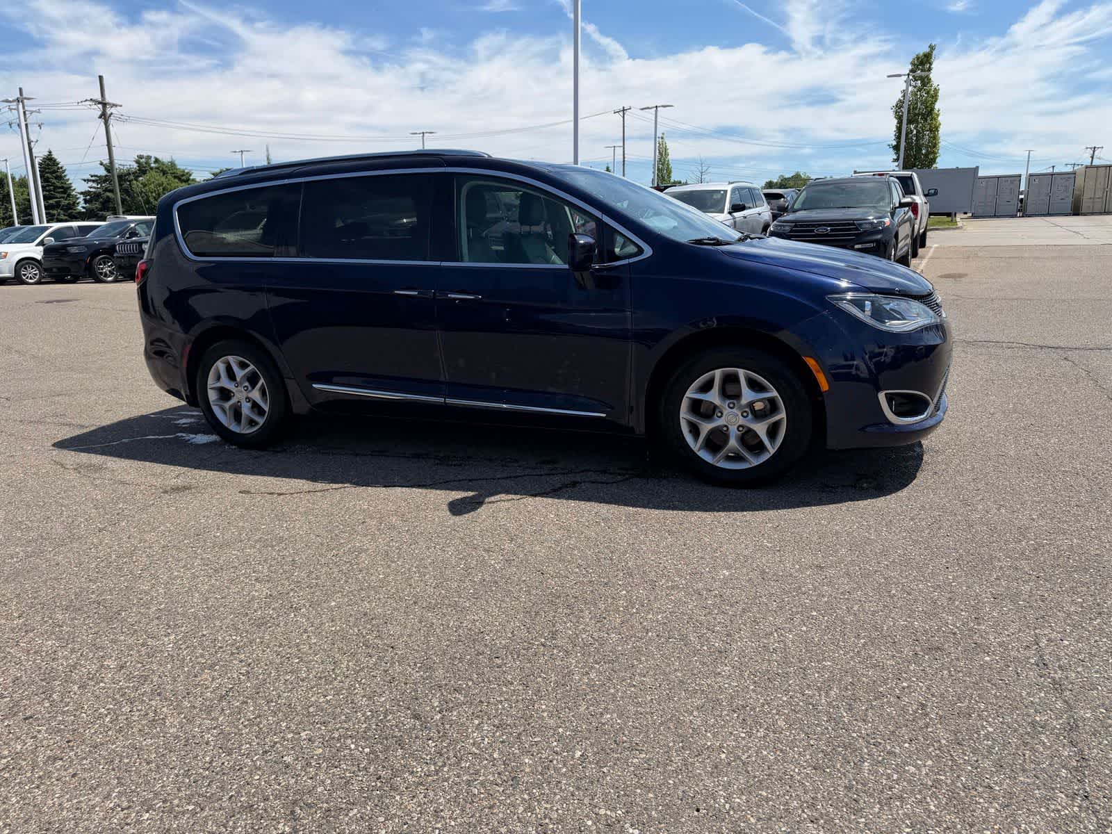 Thumbnail: 2019 Chrysler Pacifica - 12