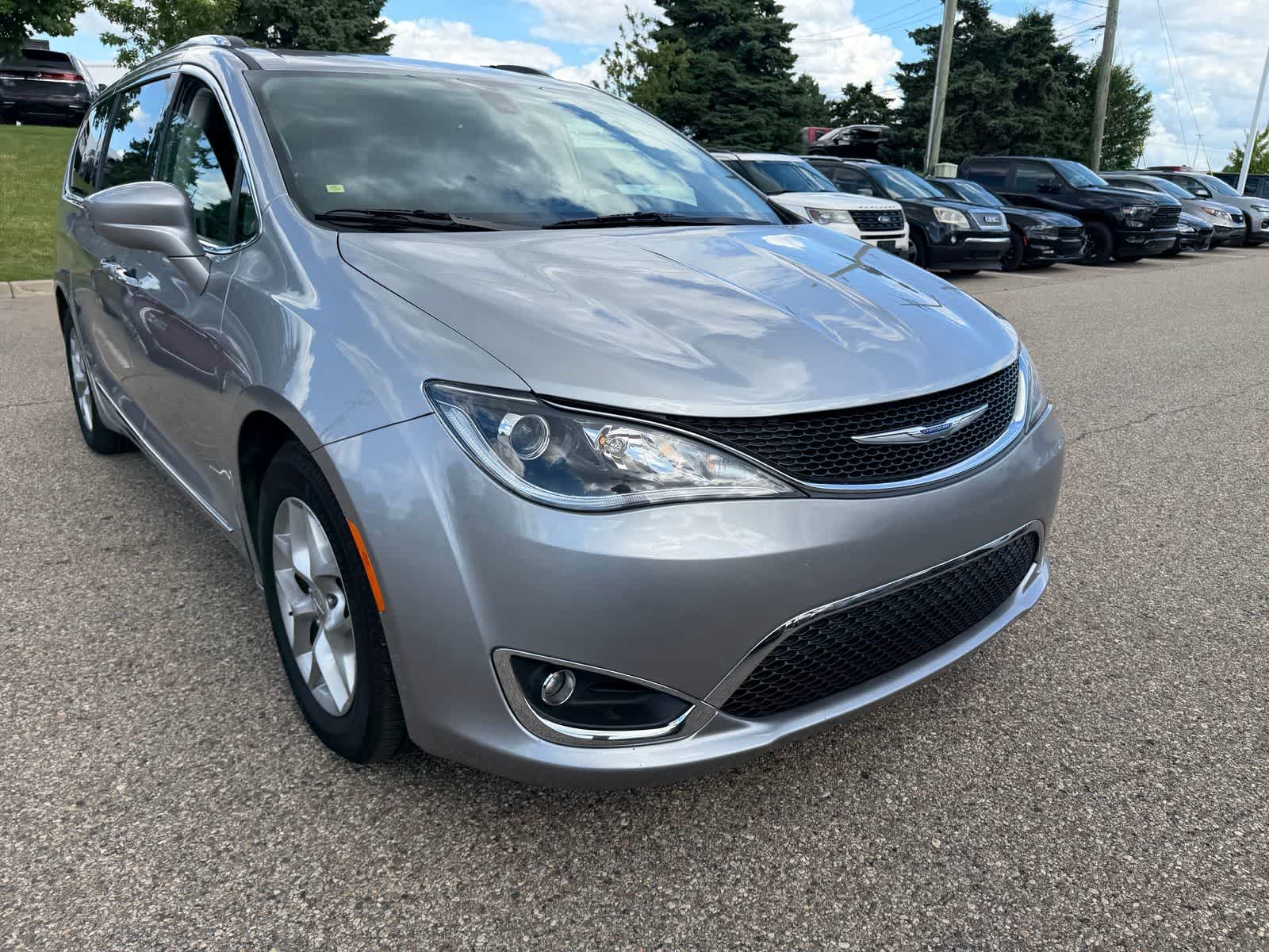 Thumbnail: 2018 Chrysler Pacifica - 5