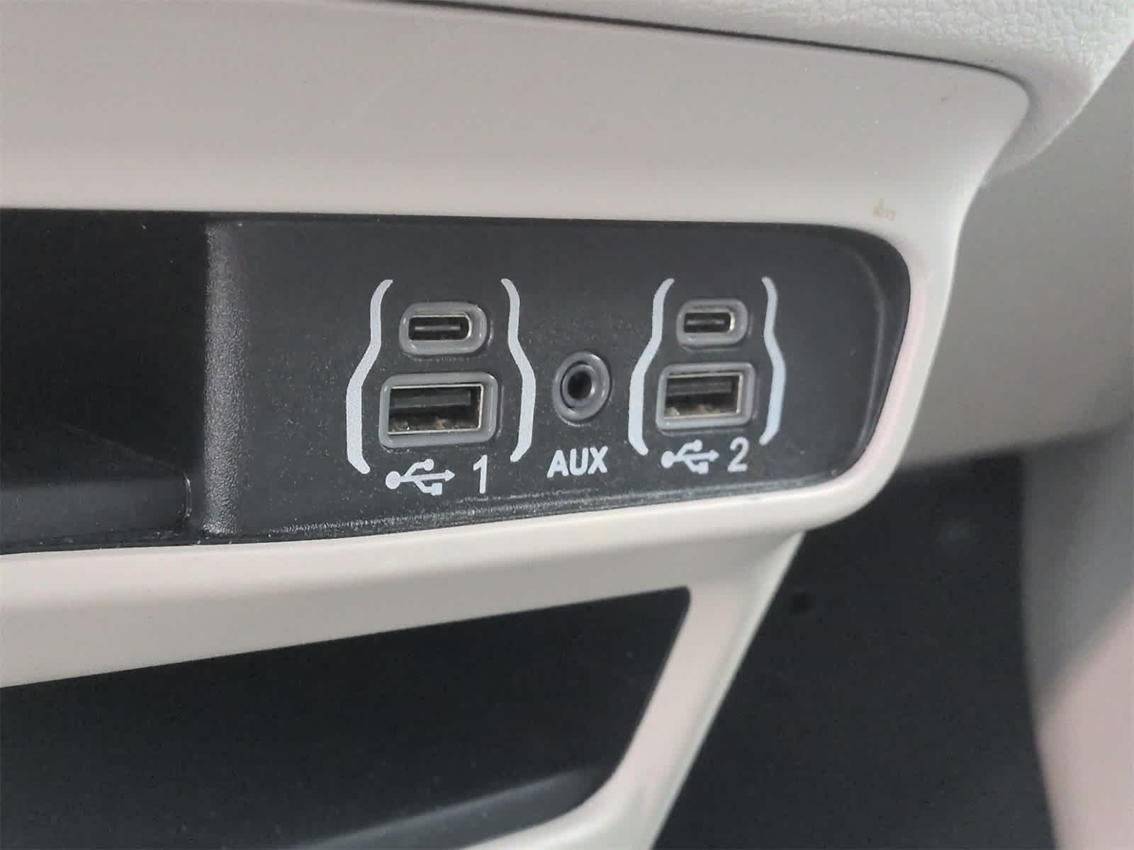 Thumbnail: 2024 Chrysler Pacifica - 30