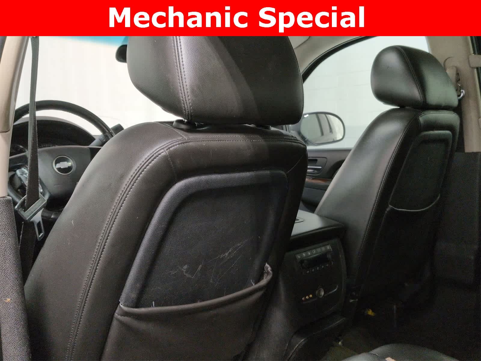 Thumbnail: 2011 Chevrolet Suburban - 18