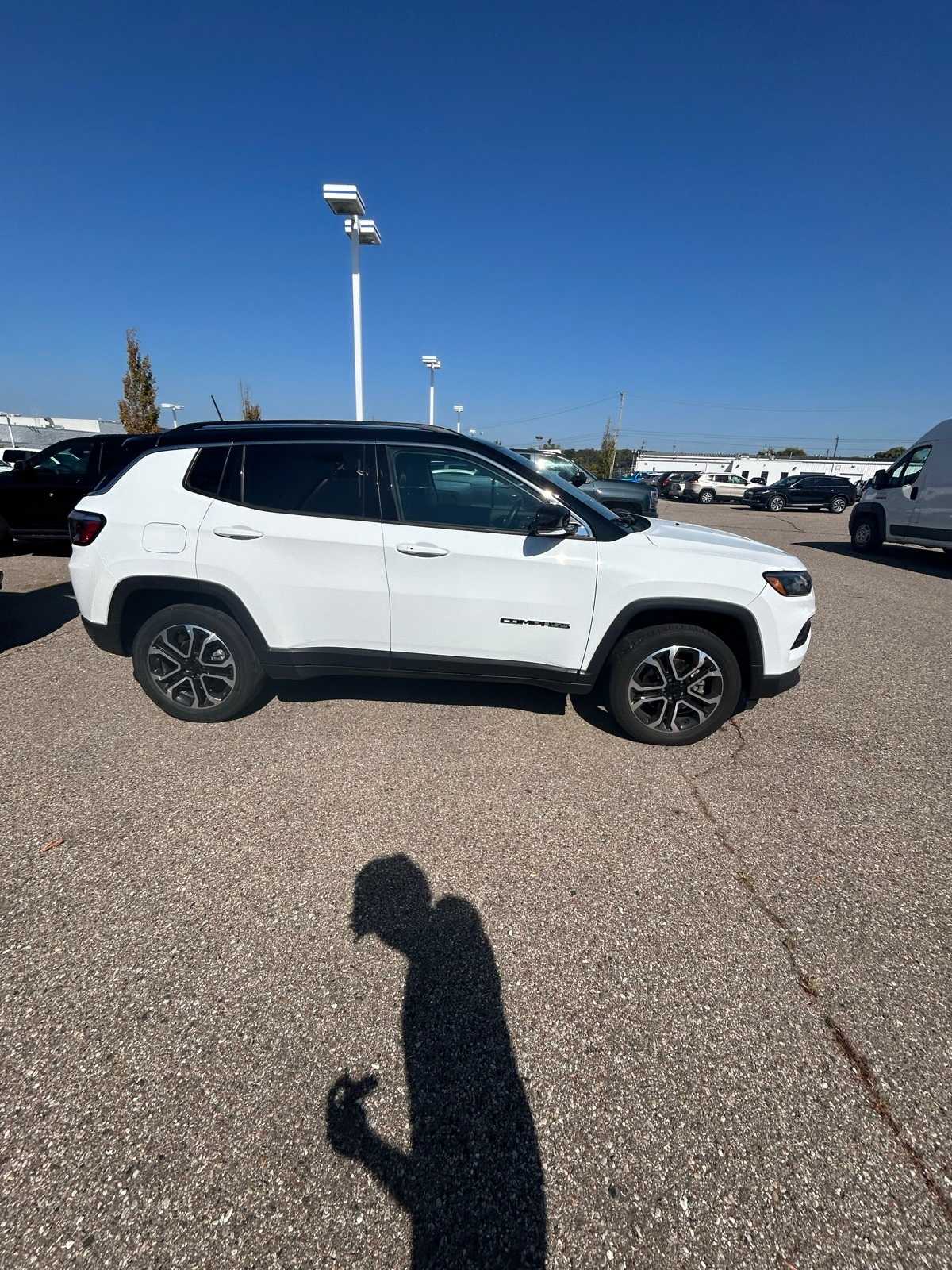 Thumbnail: 2022 Jeep Compass - 12
