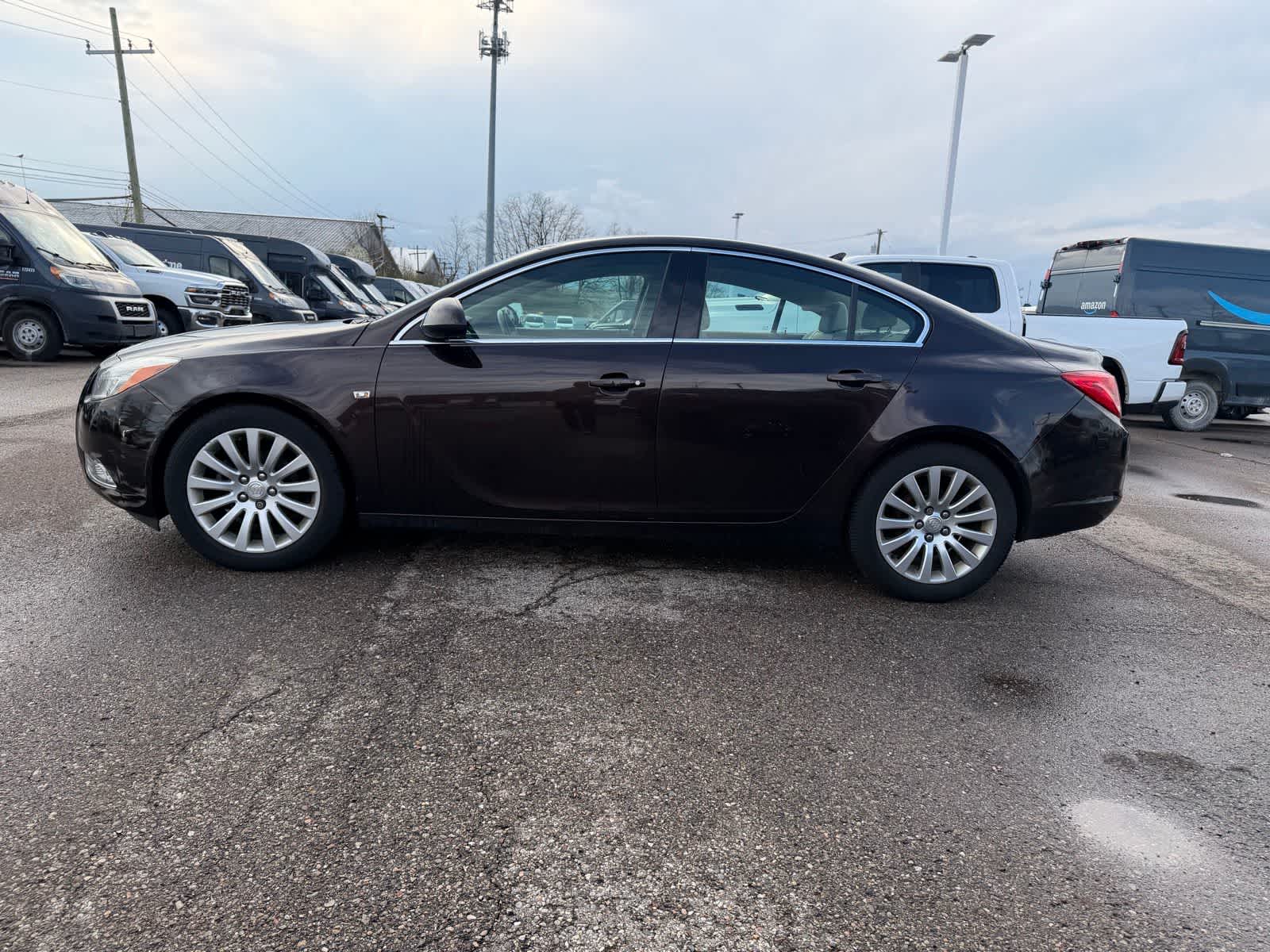 Thumbnail: 2011 Buick Regal - 27