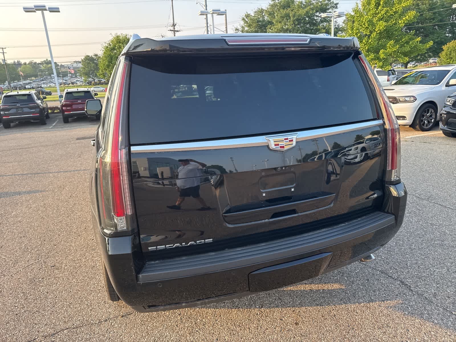 Thumbnail: 2018 Cadillac Escalade - 21