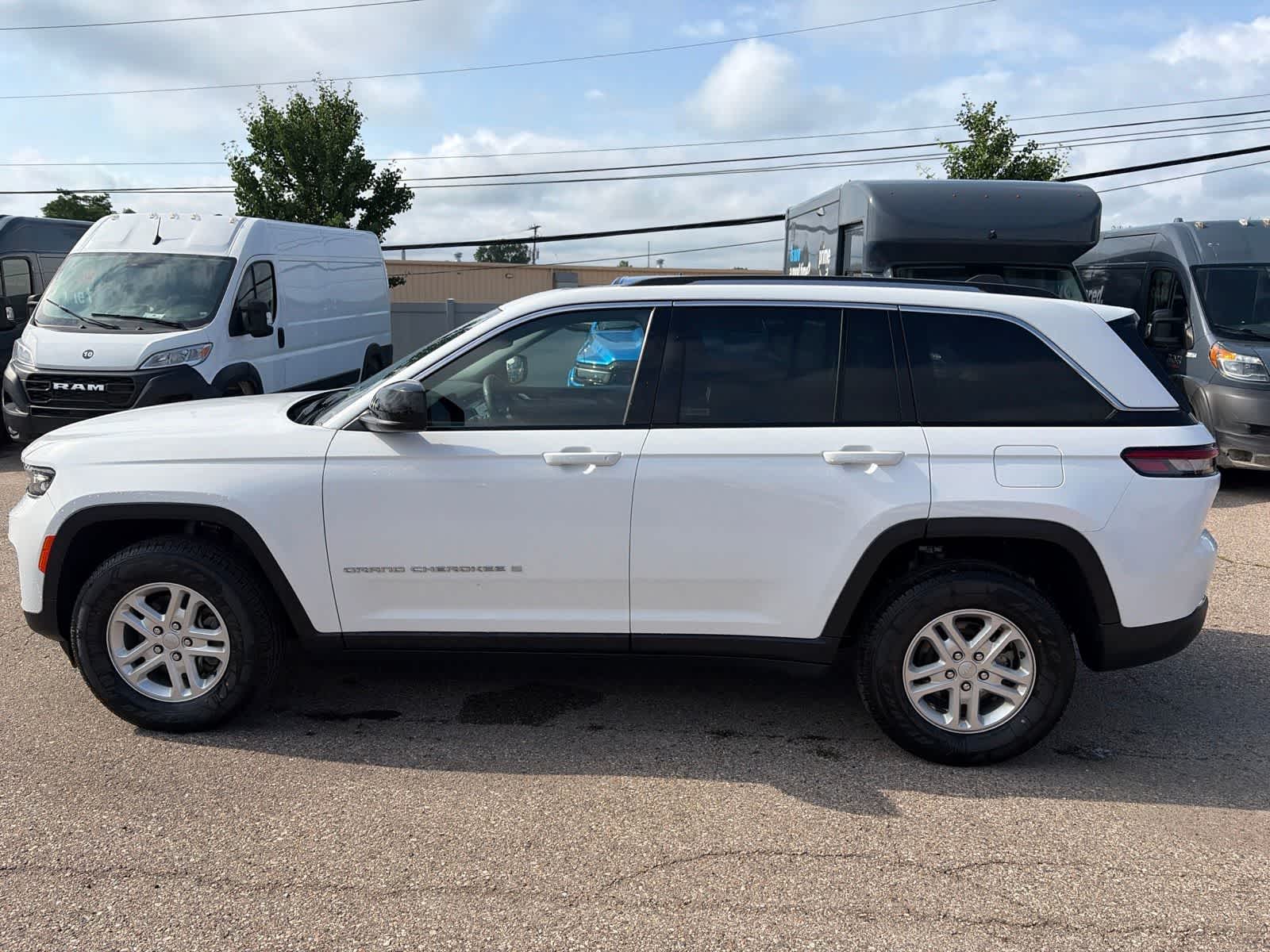 Thumbnail: 2023 Jeep Grand Cherokee - 19