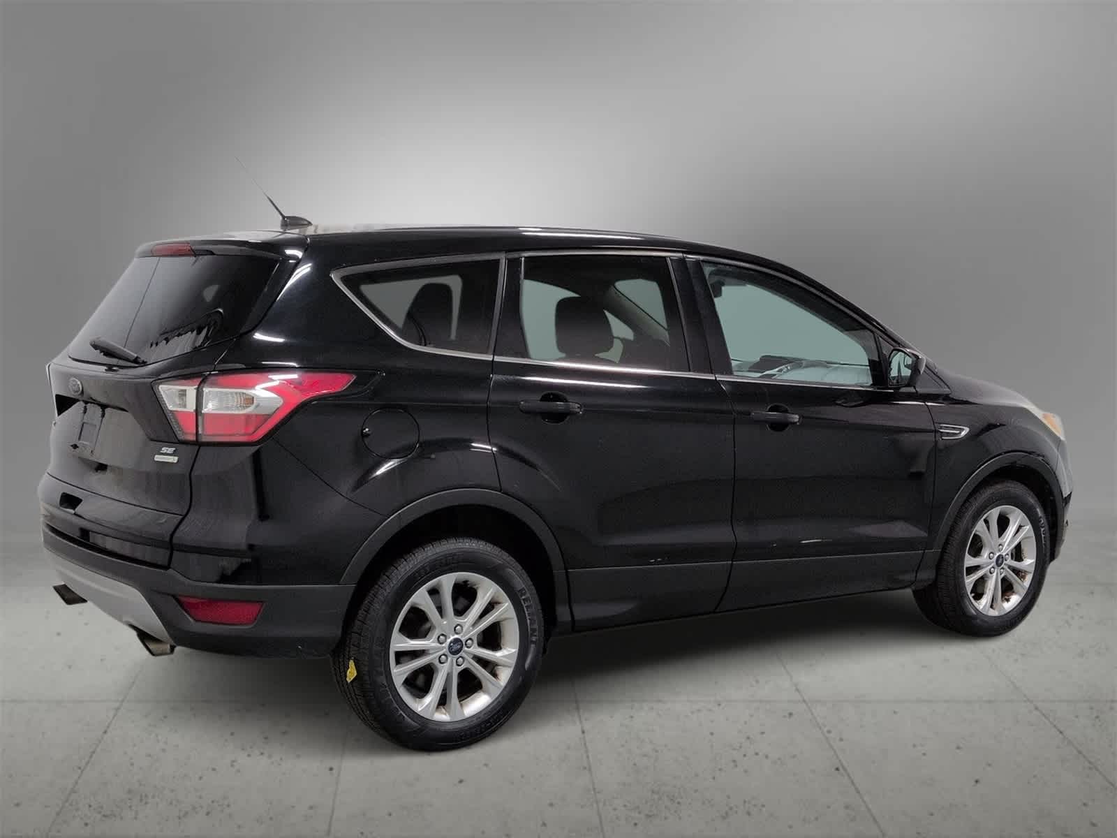 Thumbnail: 2017 Ford Escape - 8