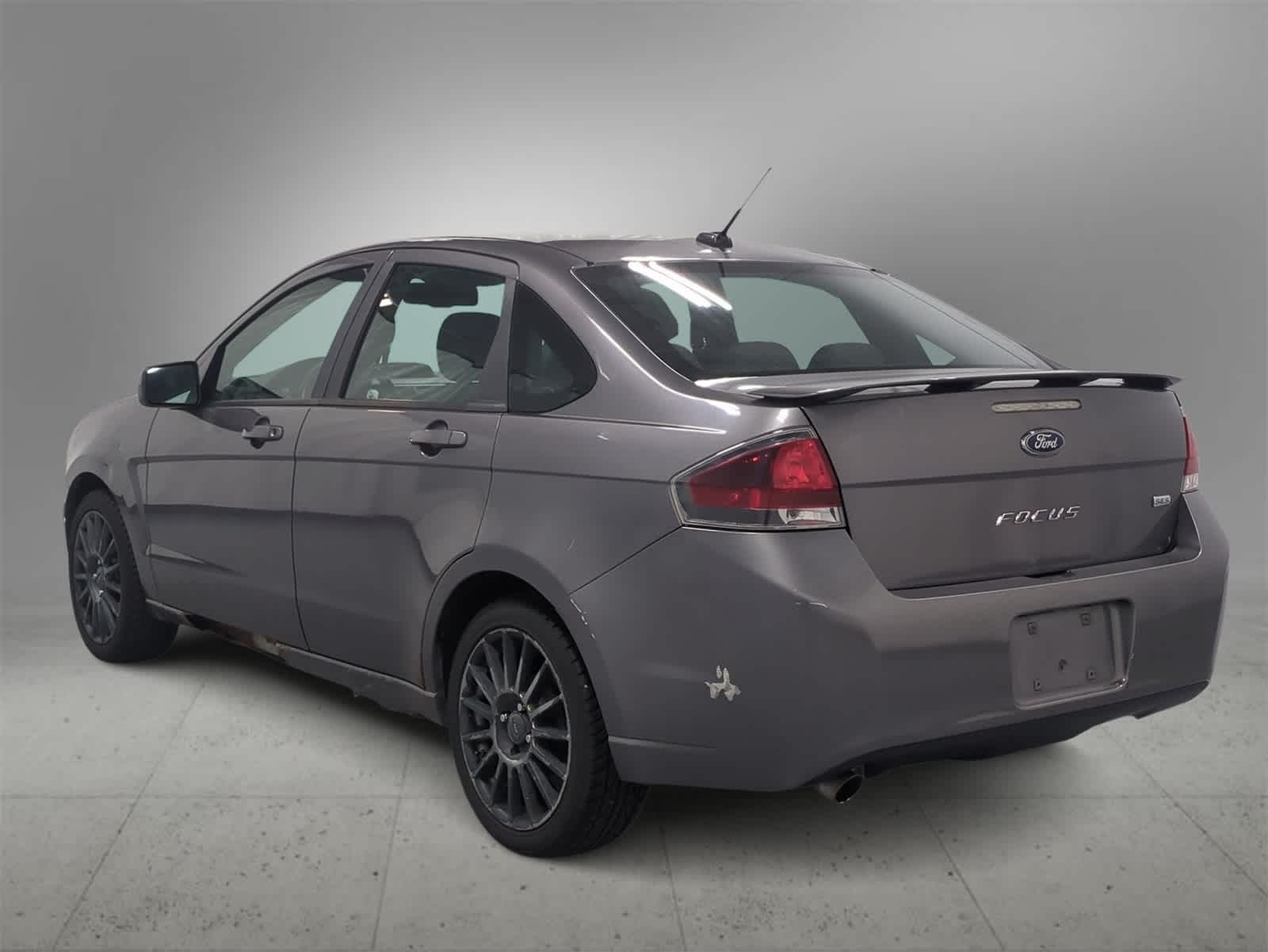 Thumbnail: 2010 Ford Focus - 6