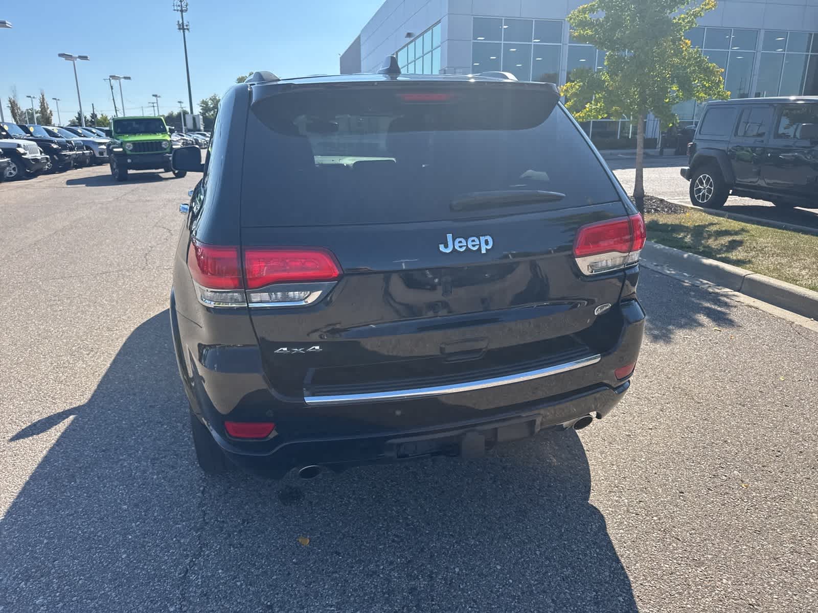 Thumbnail: 2020 Jeep Grand Cherokee - 20