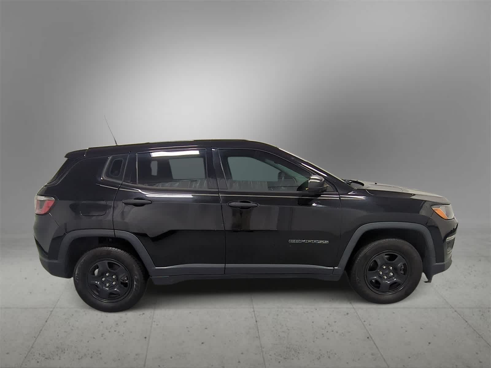 Thumbnail: 2018 Jeep Compass - 9