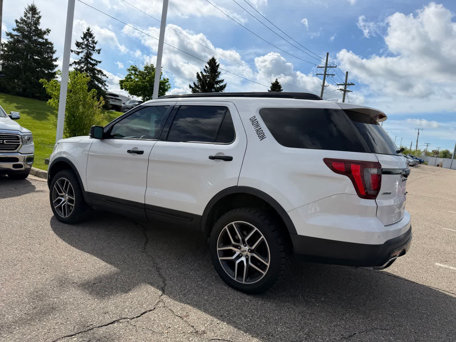 Thumbnail: 2016 Ford Explorer - 28