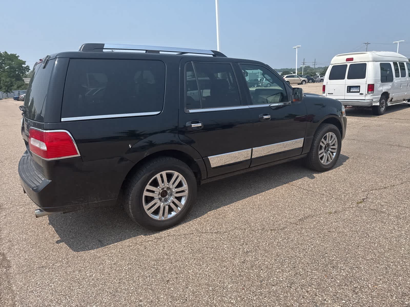 Thumbnail: 2008 Lincoln Navigator - 16