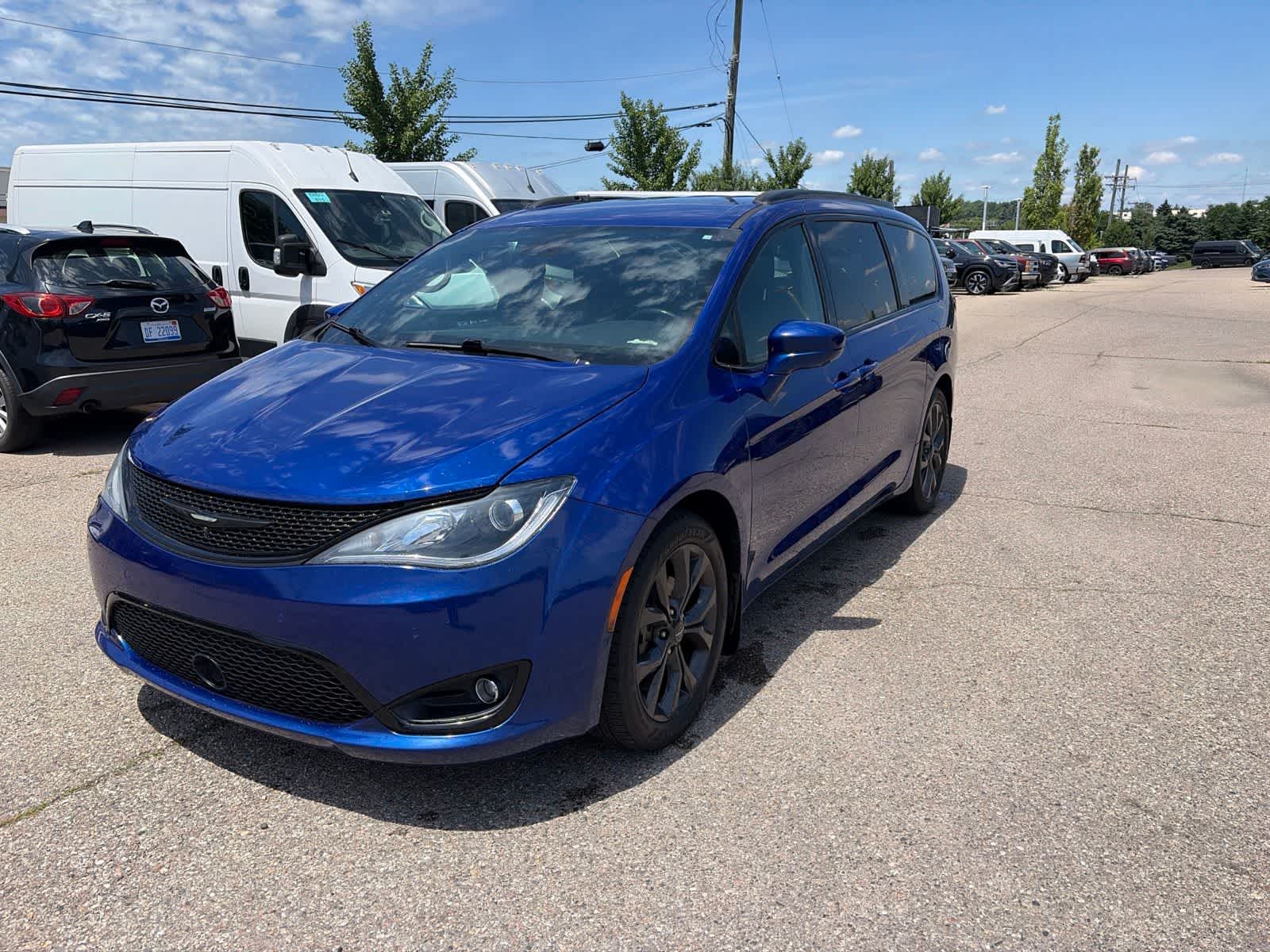 2019 Chrysler Pacifica Touring L Plus's photo