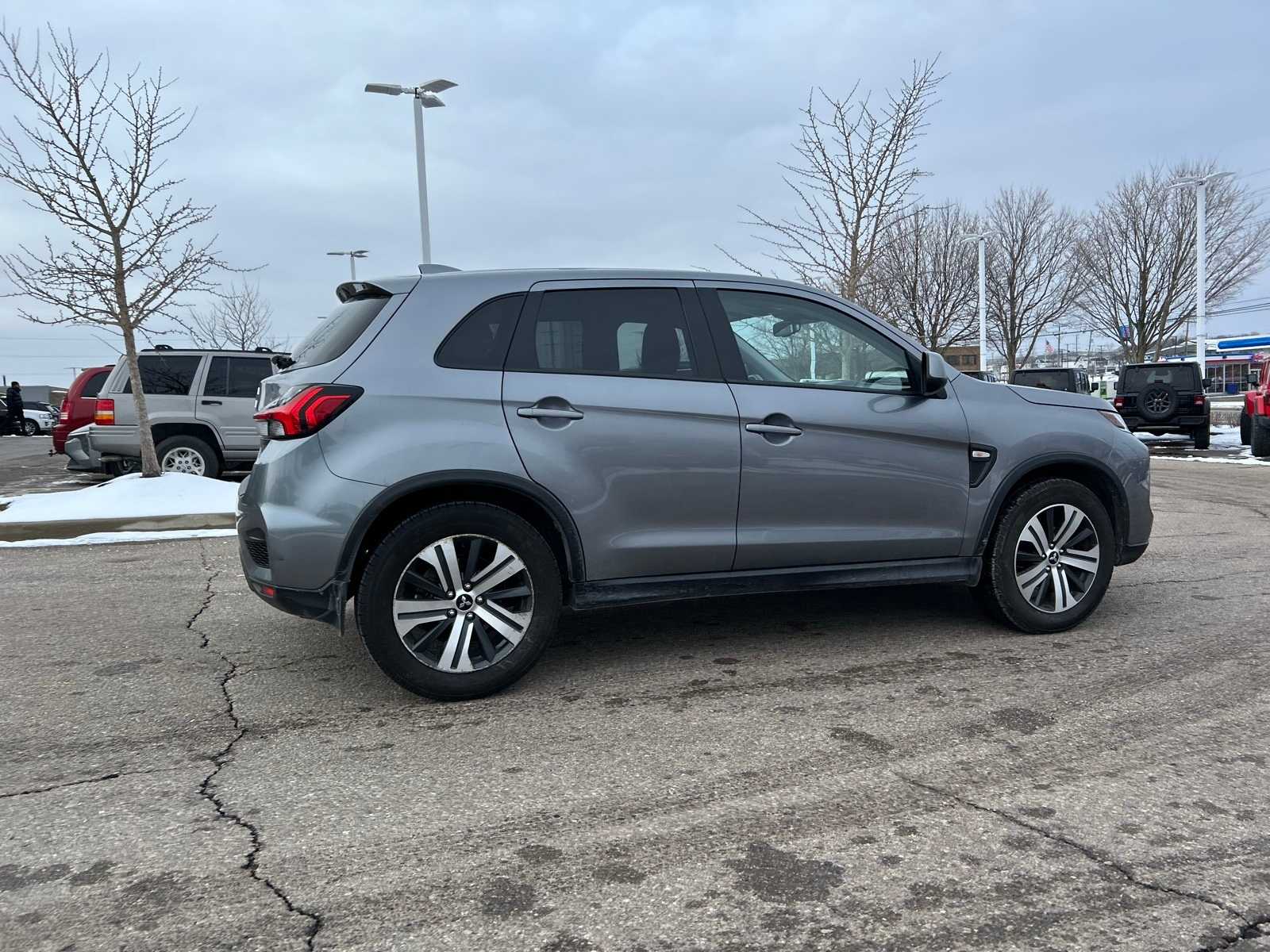 Thumbnail: 2023 Mitsubishi Outlander Sport - 11