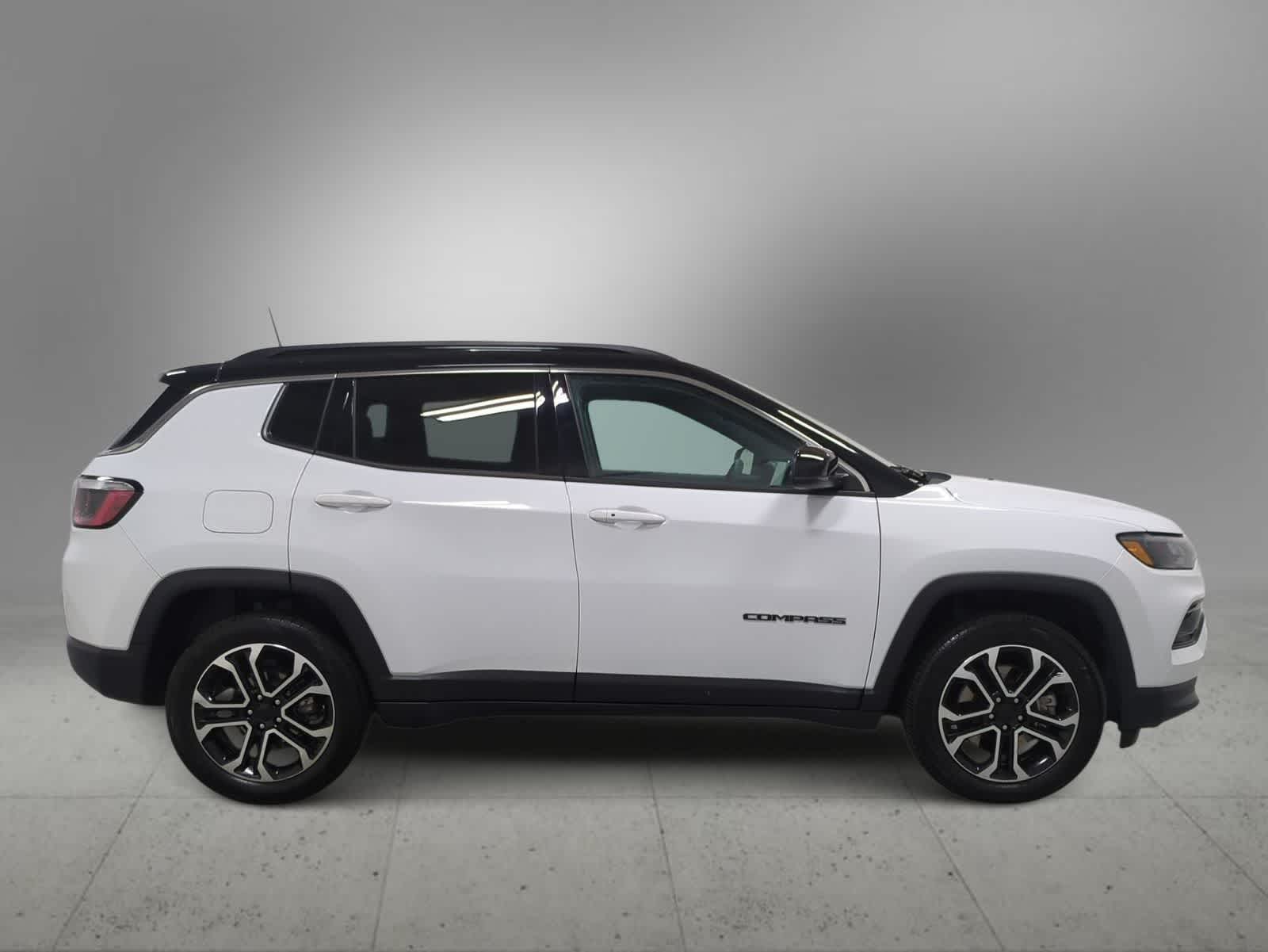Thumbnail: 2023 Jeep Compass - 9