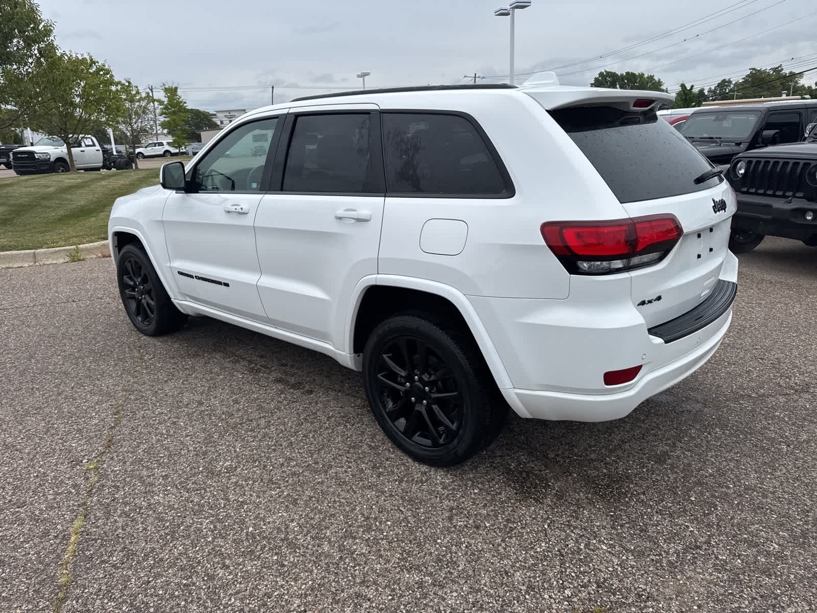 Thumbnail: 2022 Jeep Grand Cherokee - 23
