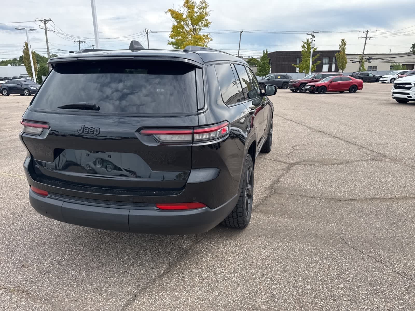 Thumbnail: 2021 Jeep Grand Cherokee L - 16